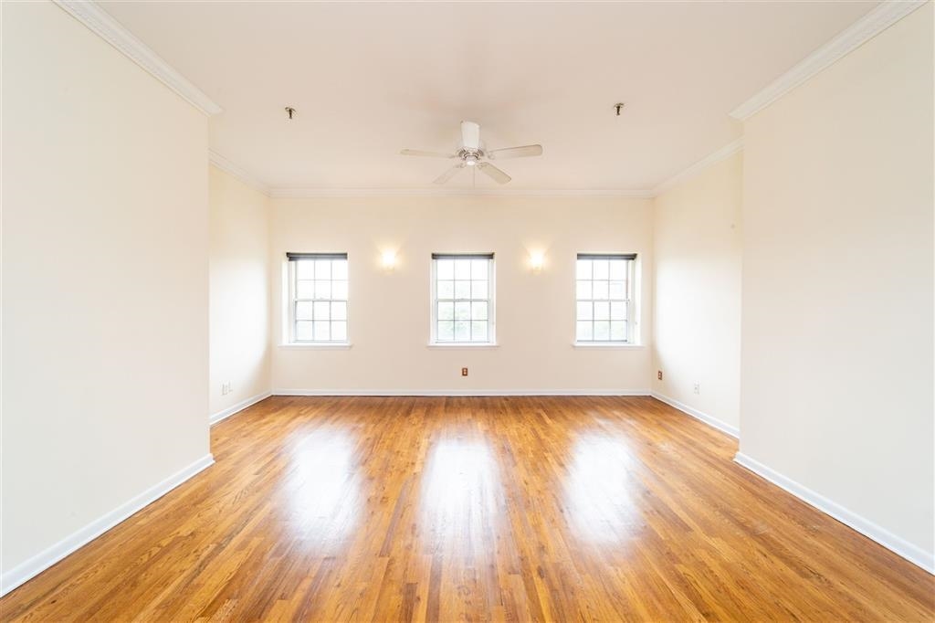 227 CHRISTOPHER COLUMBUS DR Unit: 311b