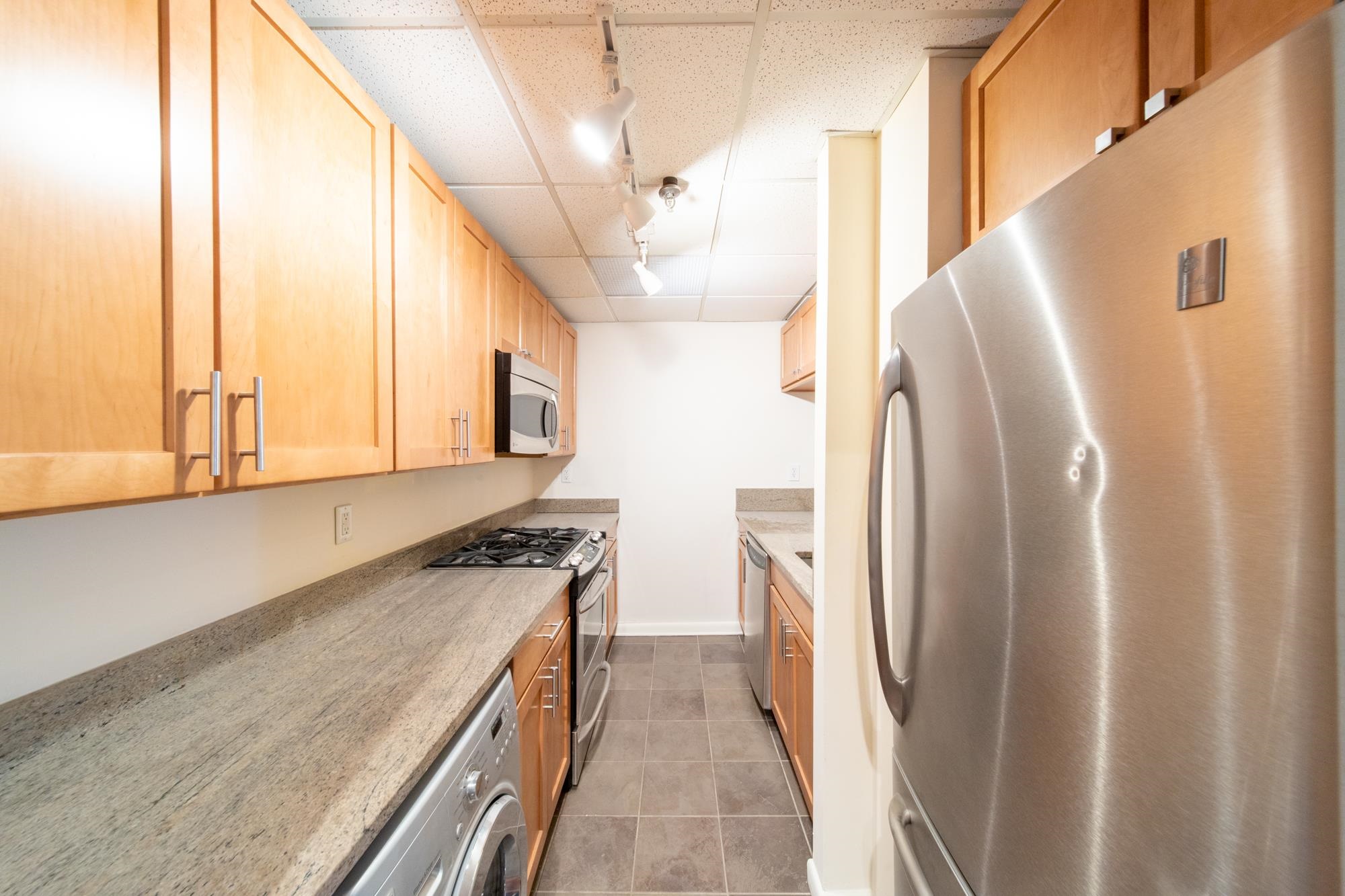 227 CHRISTOPHER COLUMBUS DR Unit: 333B