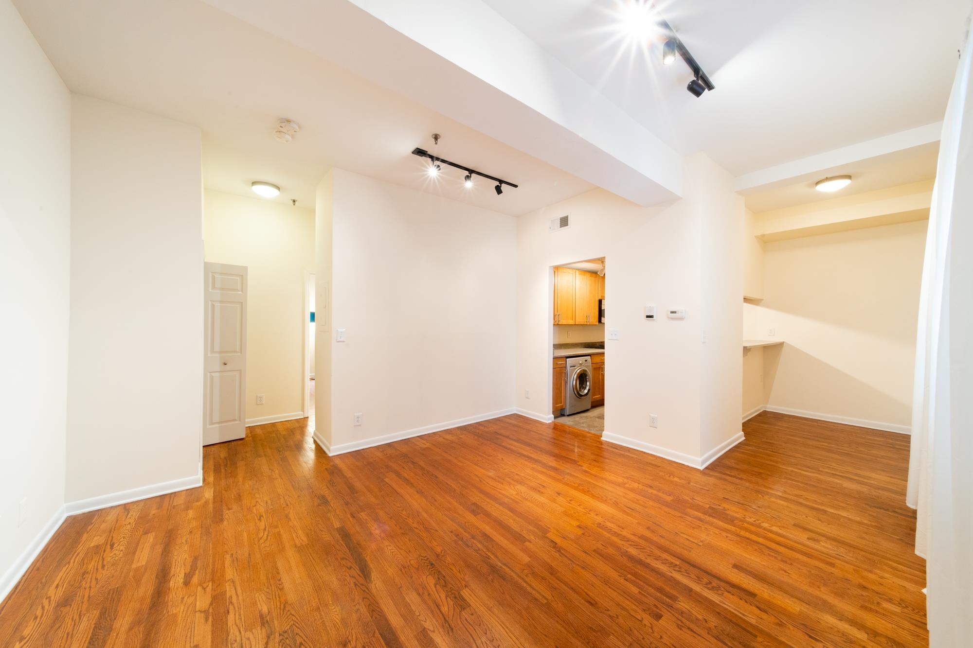 227 CHRISTOPHER COLUMBUS DR Unit: 333B