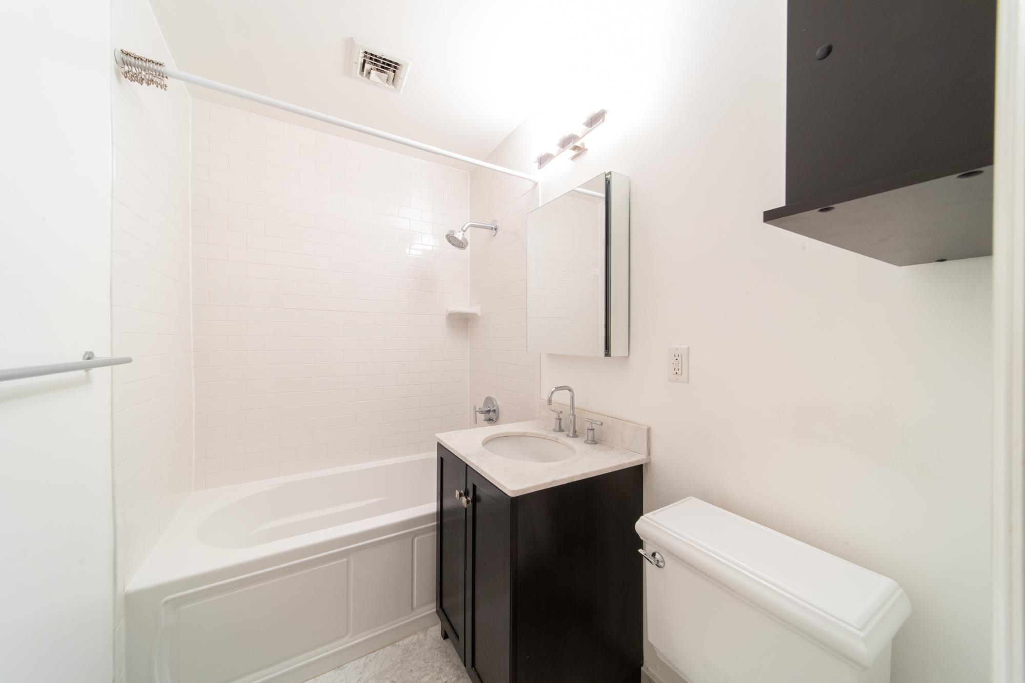 227 CHRISTOPHER COLUMBUS DR Unit: 333B