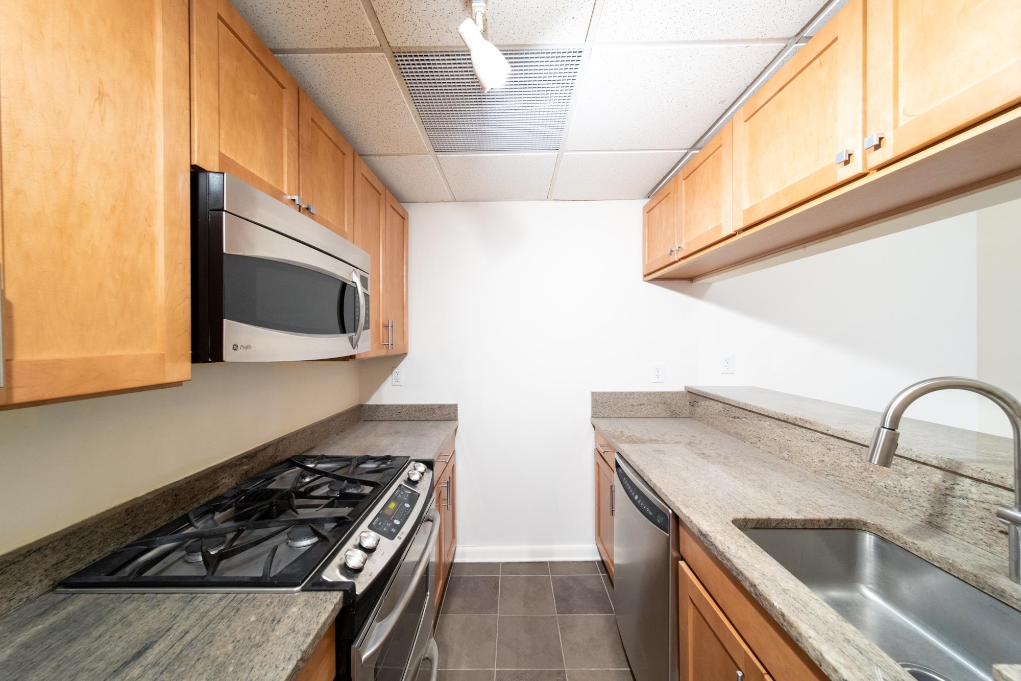 227 CHRISTOPHER COLUMBUS DR Unit: 333B