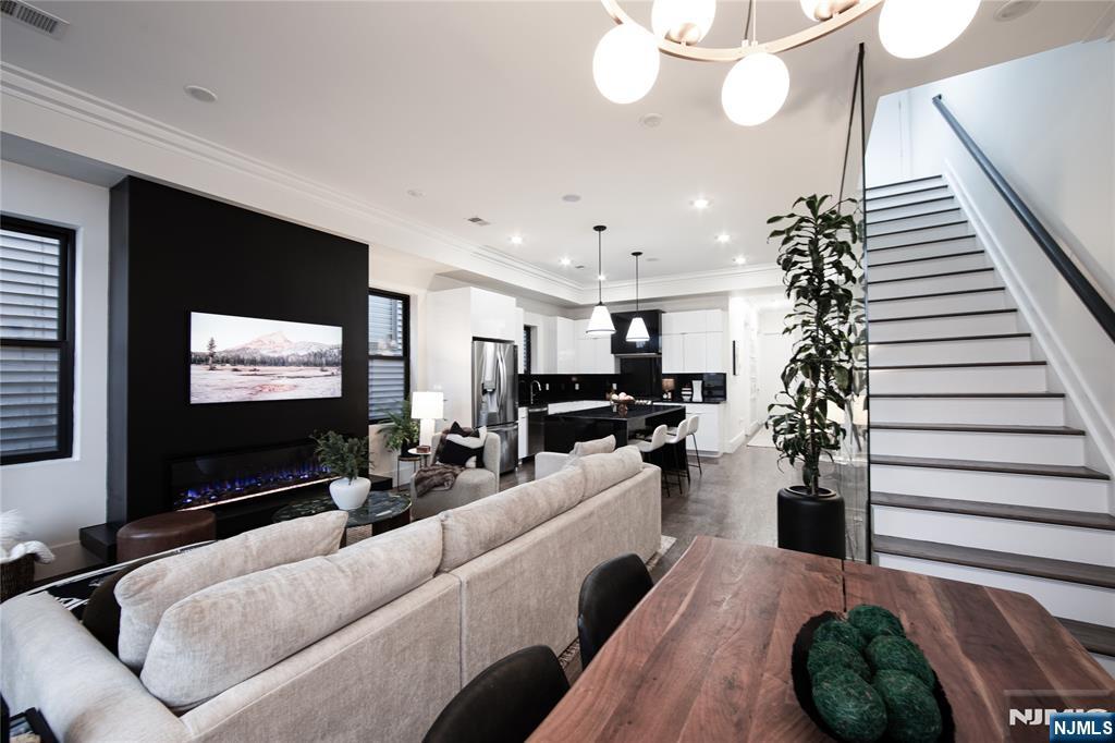 198 Sherman Avenue 2