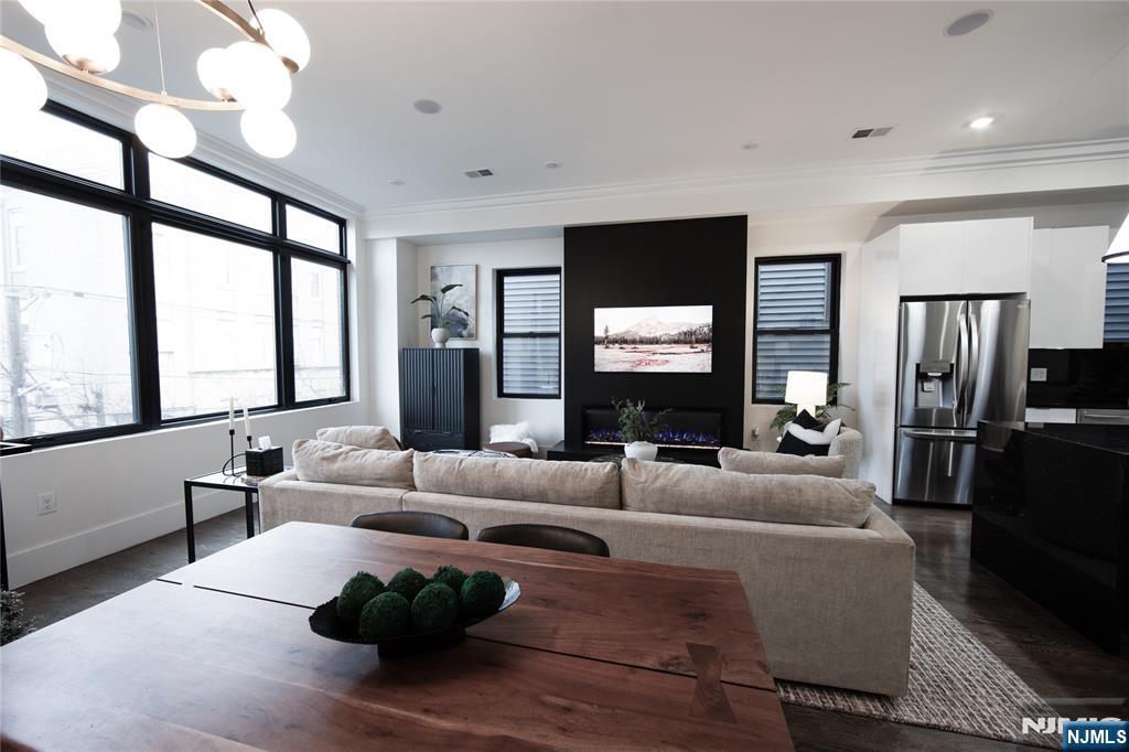 198 Sherman Avenue 2