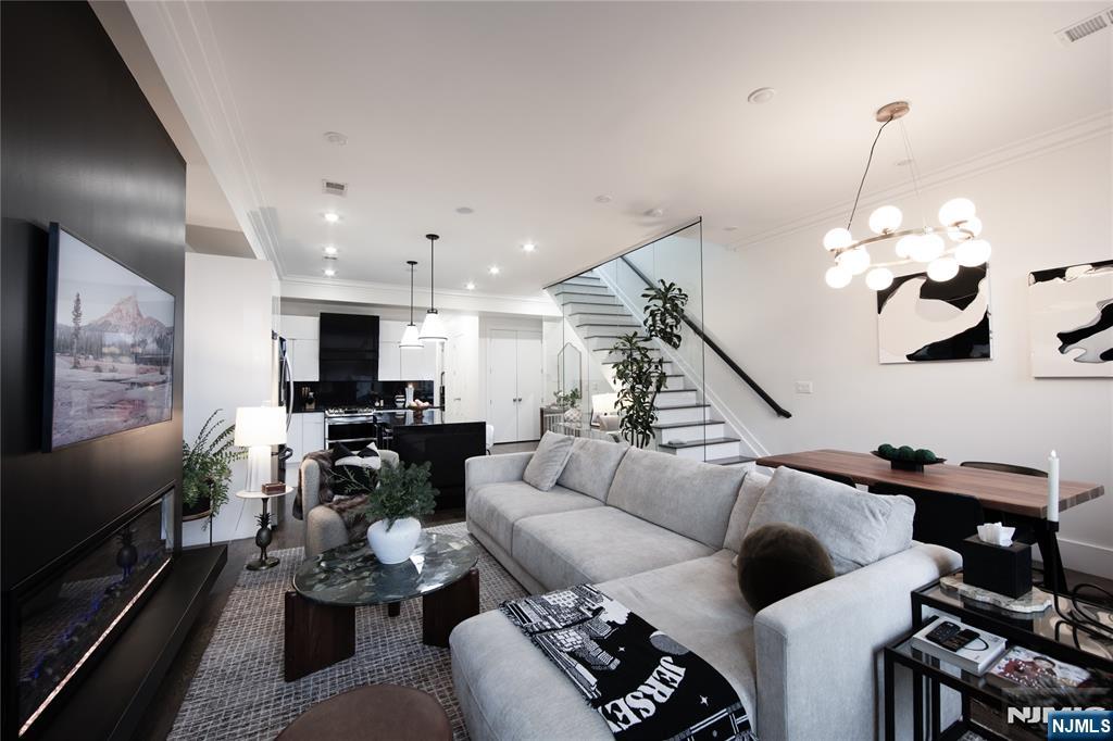 198 Sherman Avenue 2