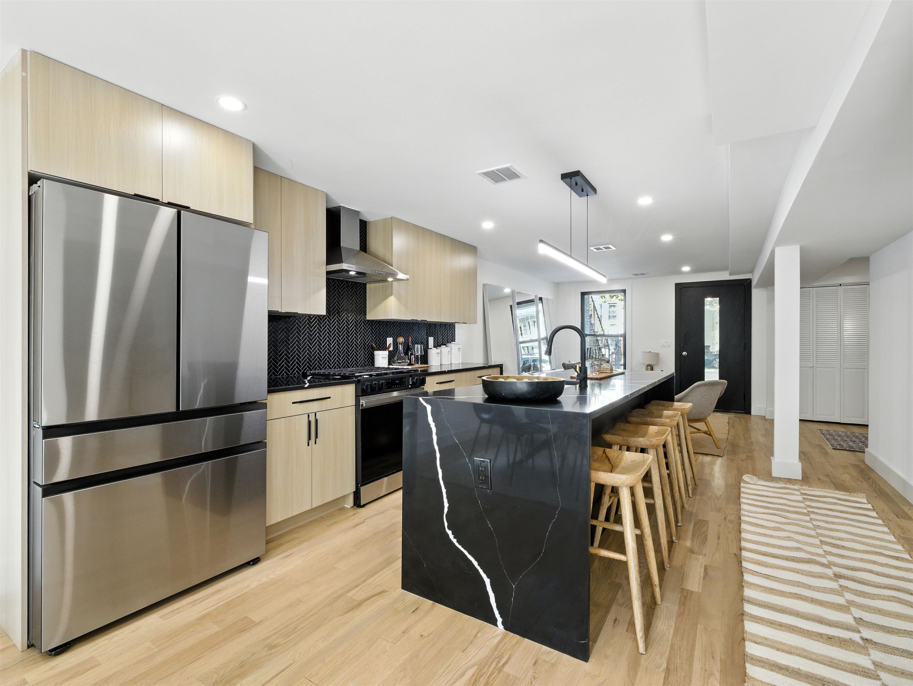 63 JEFFERSON AVE Unit: Duplex 1
