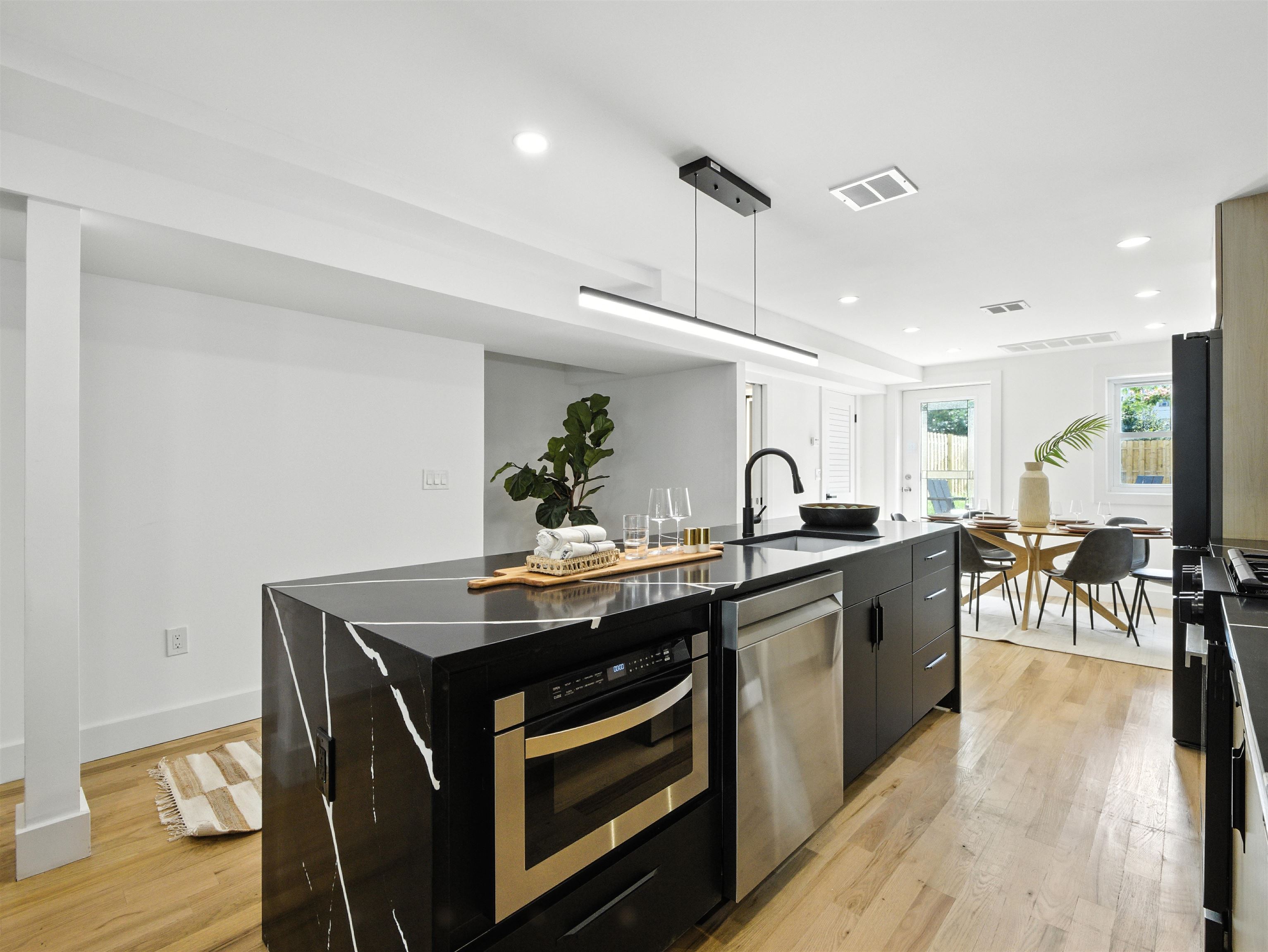 63 JEFFERSON AVE Unit: Duplex 1