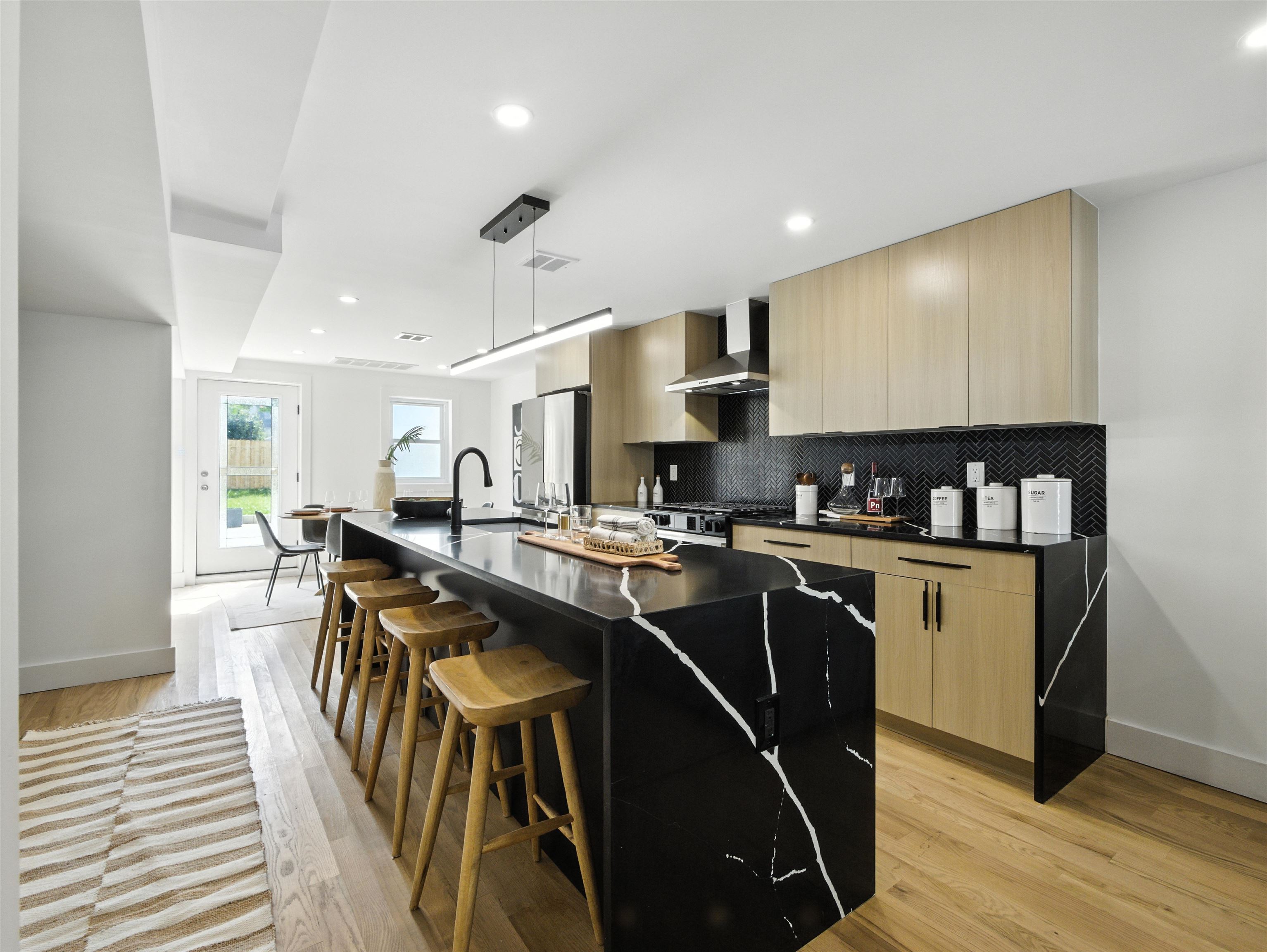 63 JEFFERSON AVE Unit: Duplex 1