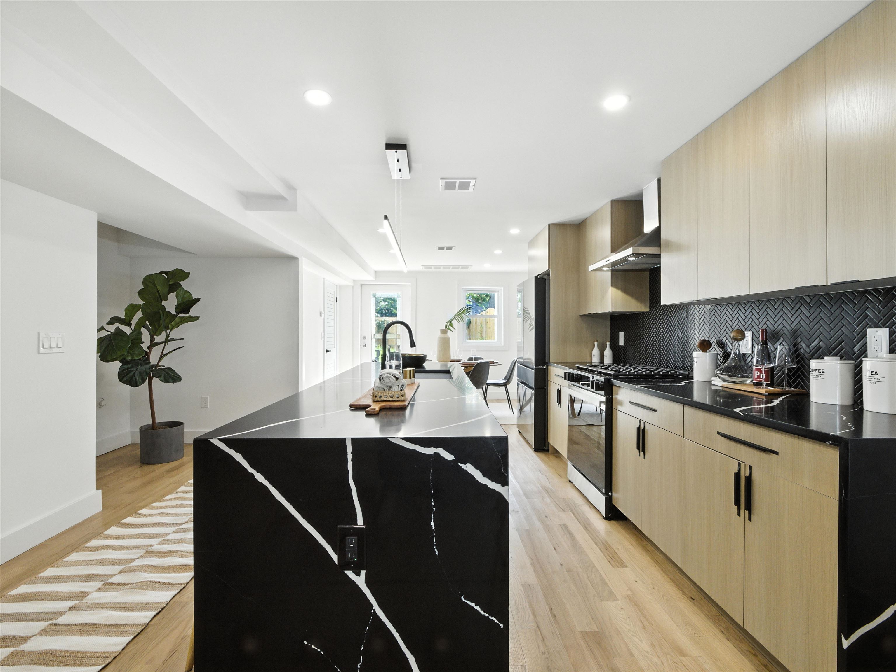 63 JEFFERSON AVE Unit: Duplex 1