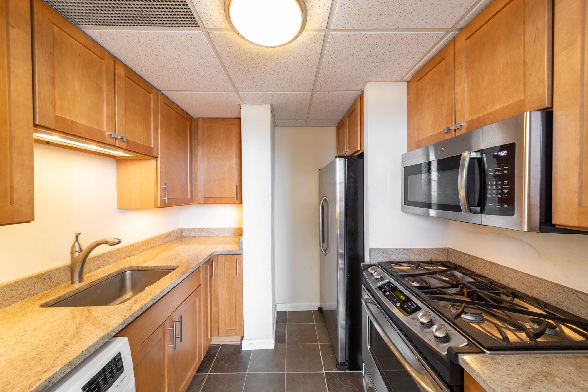 341 MONMOUTH ST Unit: 401D