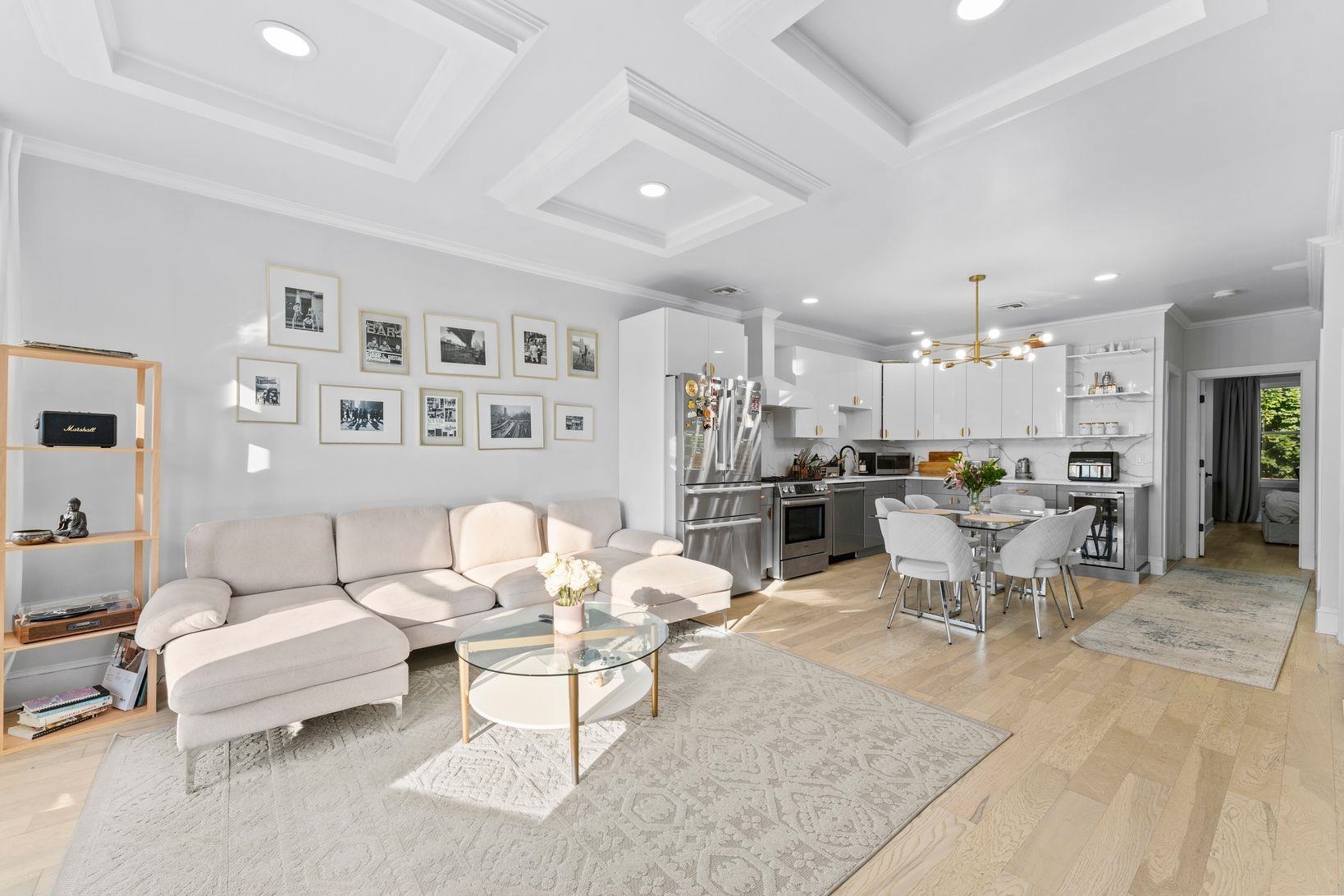 16 ROMAINE AVE