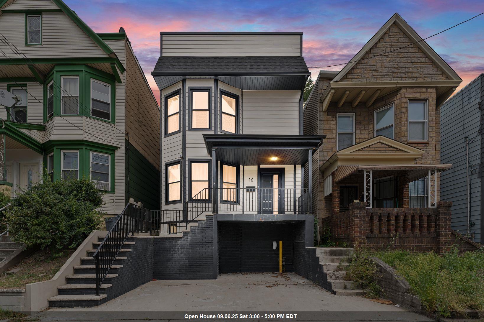 16 ROMAINE AVE