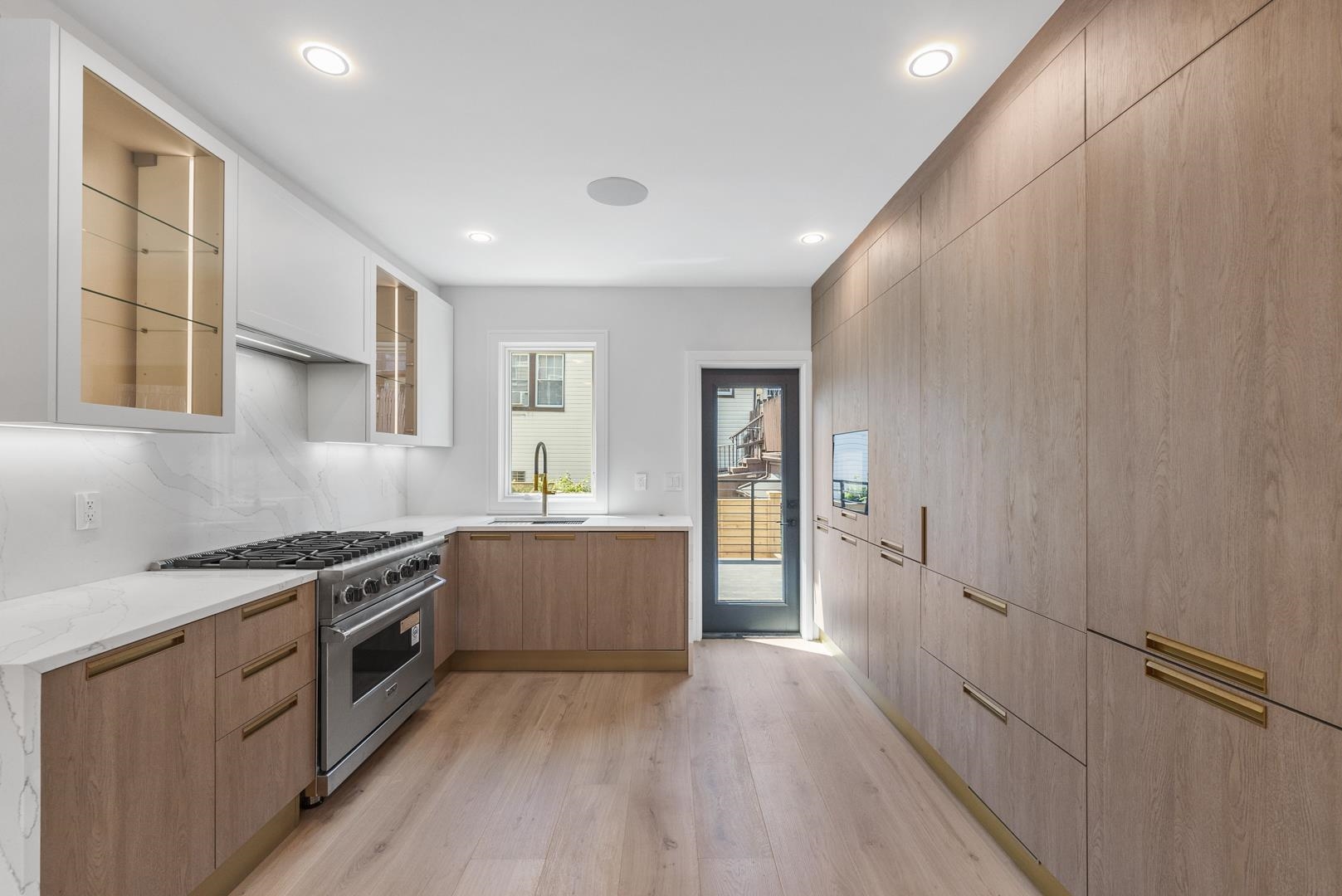 327.5 7TH ST