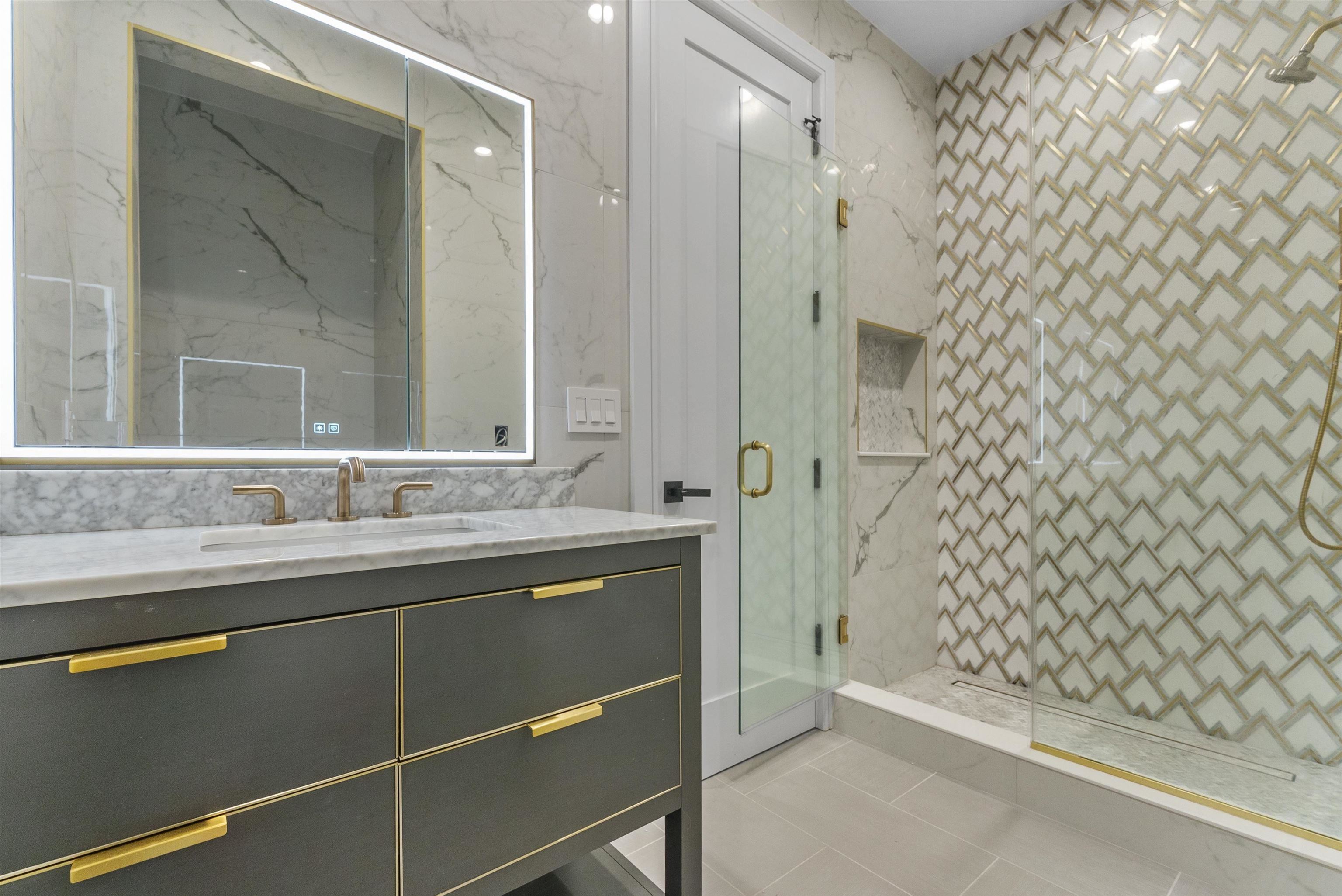 327.5 7TH ST