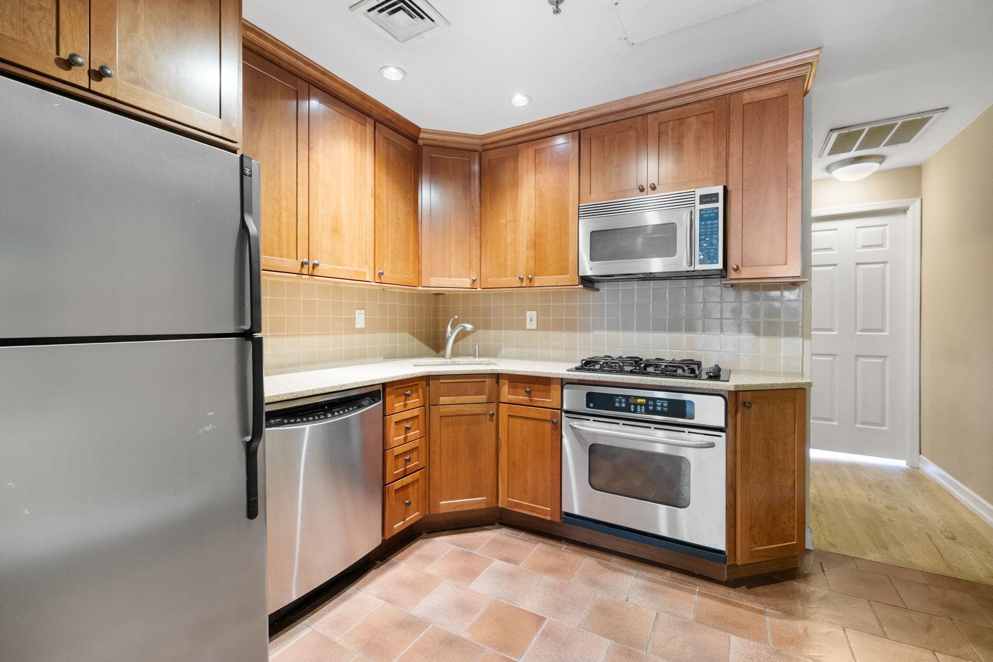 343 VARICK ST Unit: 3A