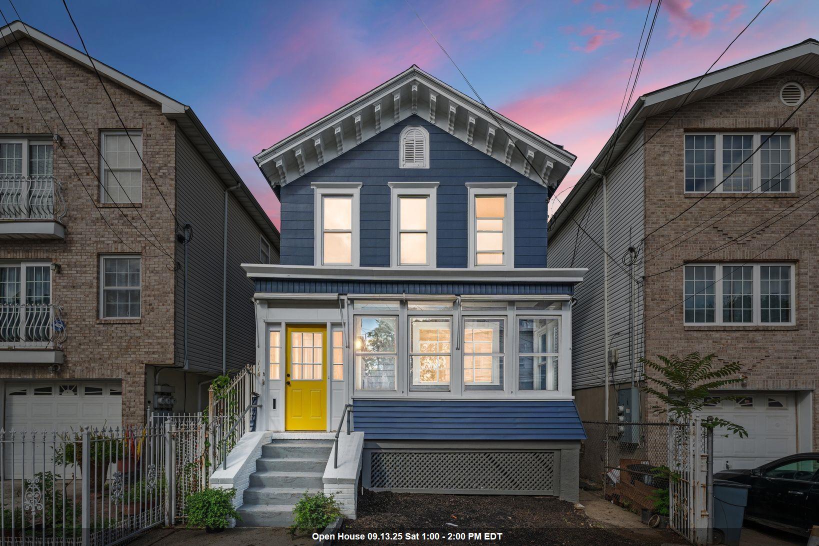 114 OAK ST