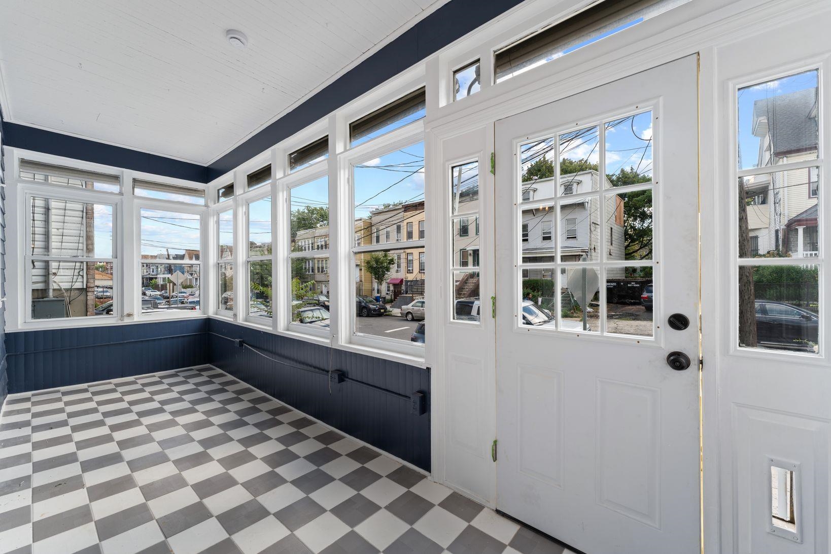 114 OAK ST