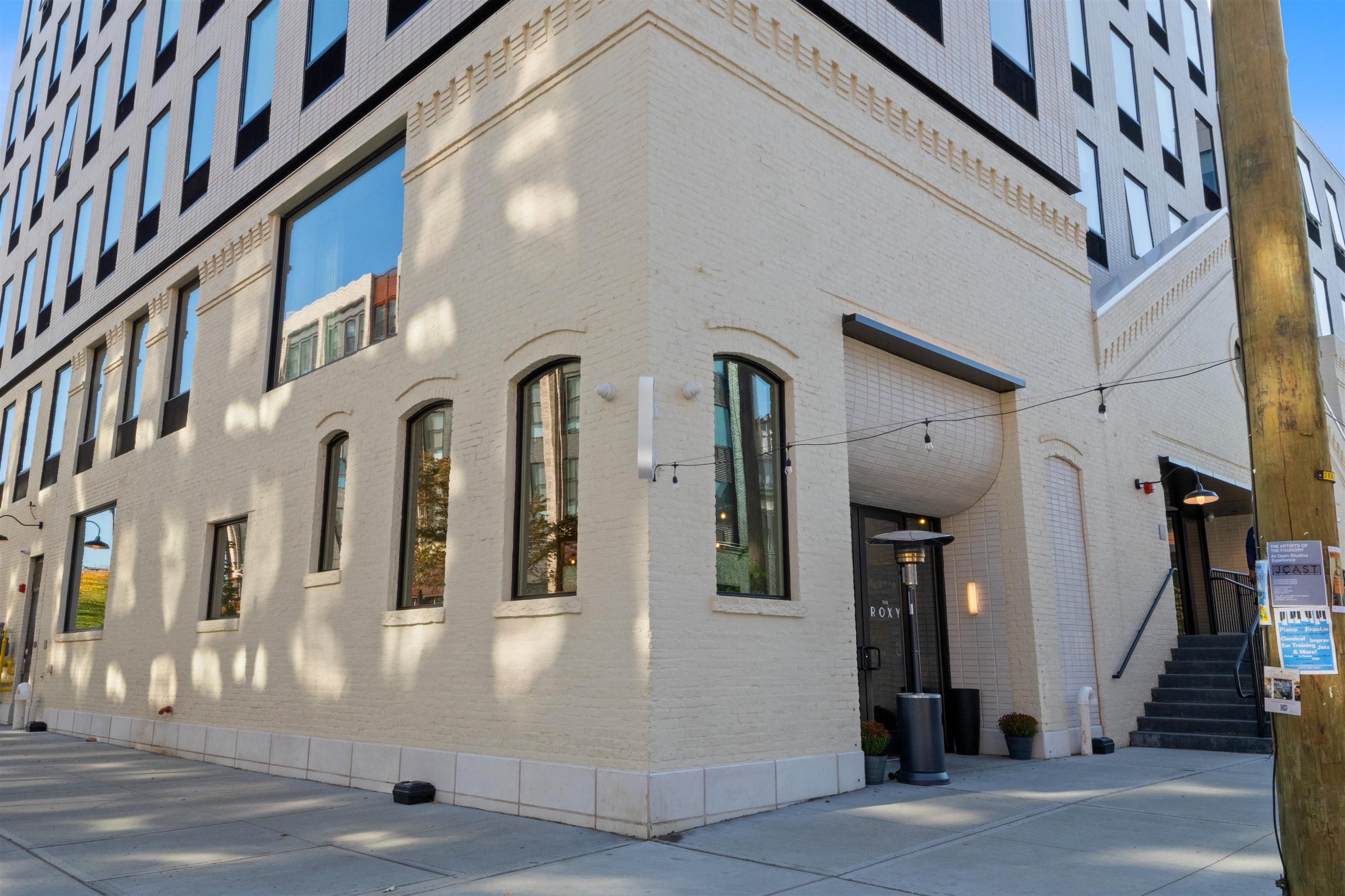 114 OAK ST