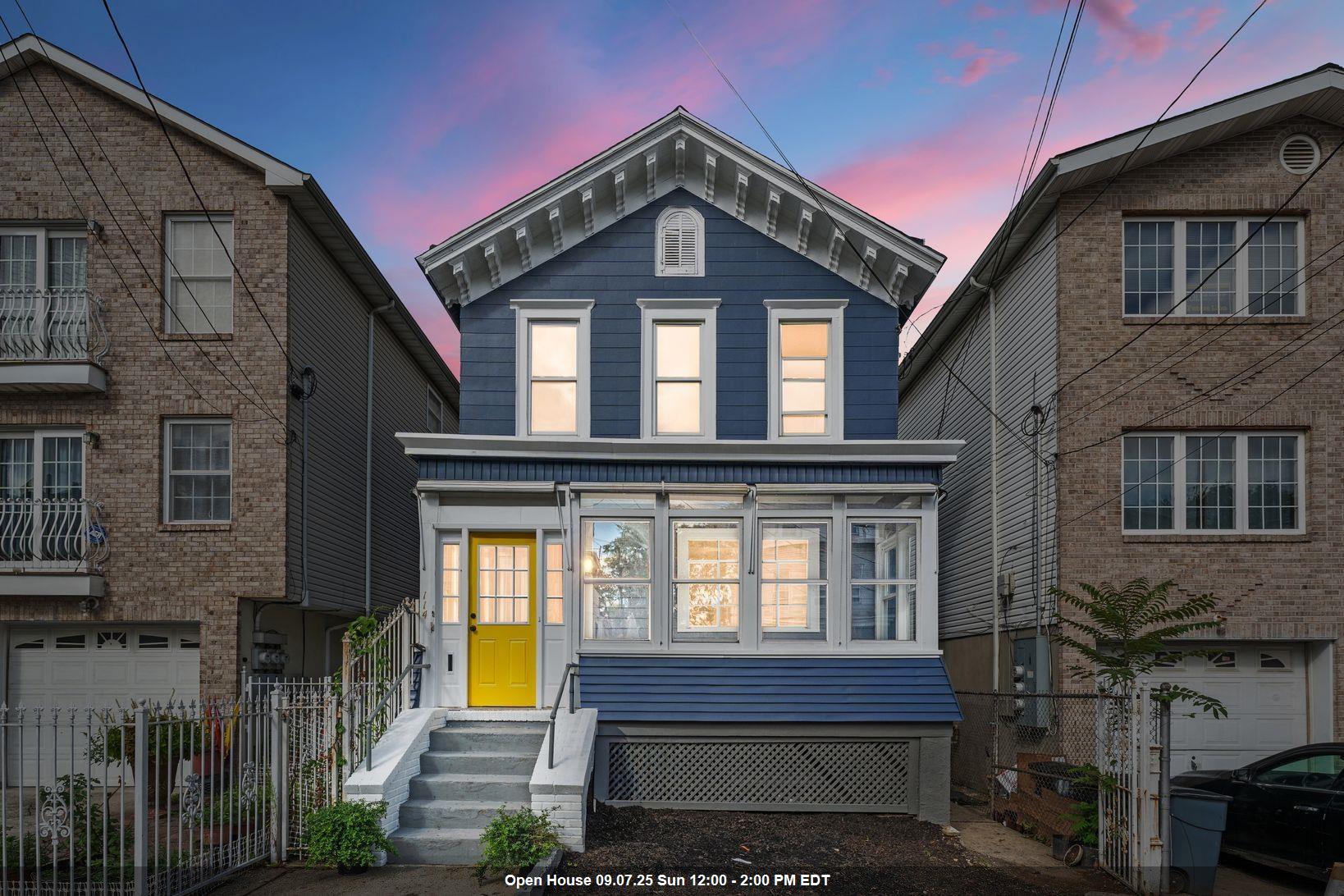 114 OAK ST