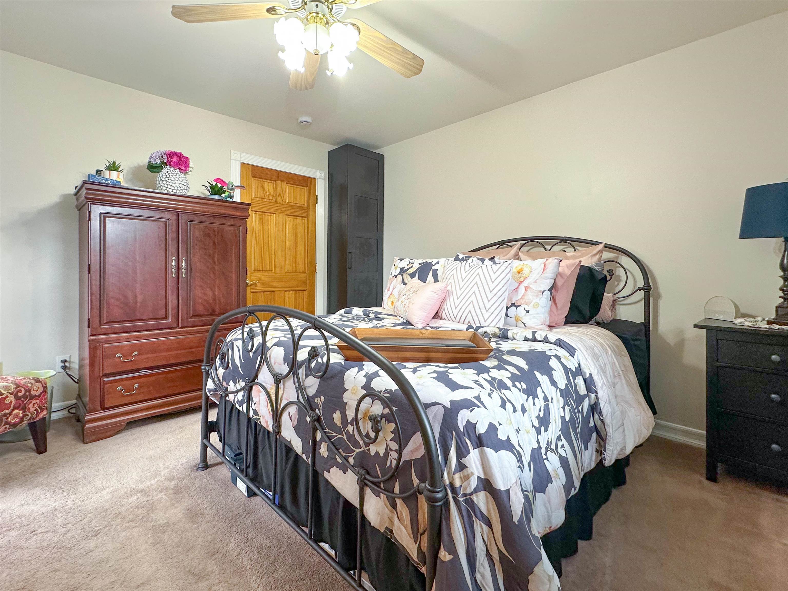 42 PAVONIA AVE