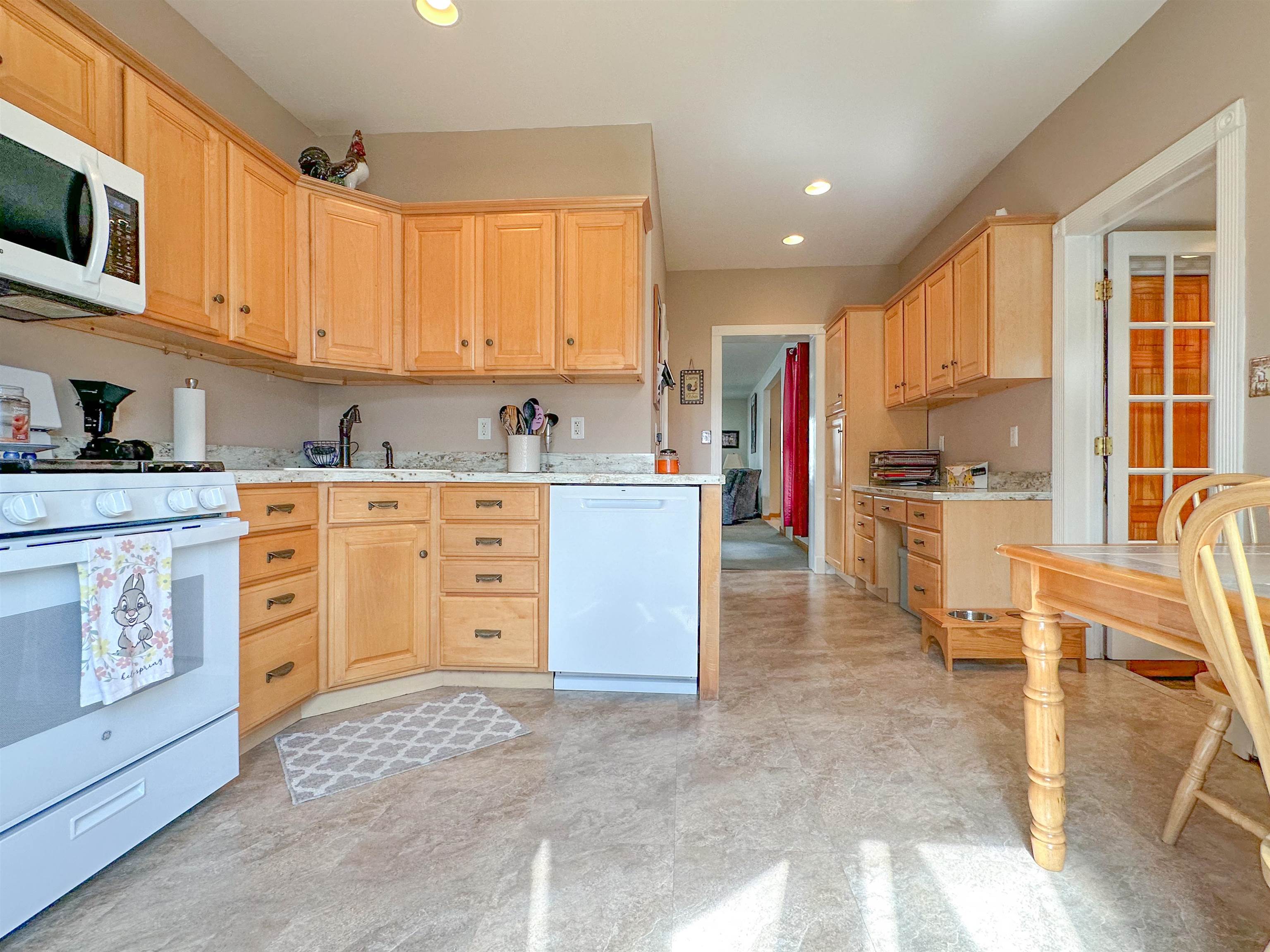 42 PAVONIA AVE