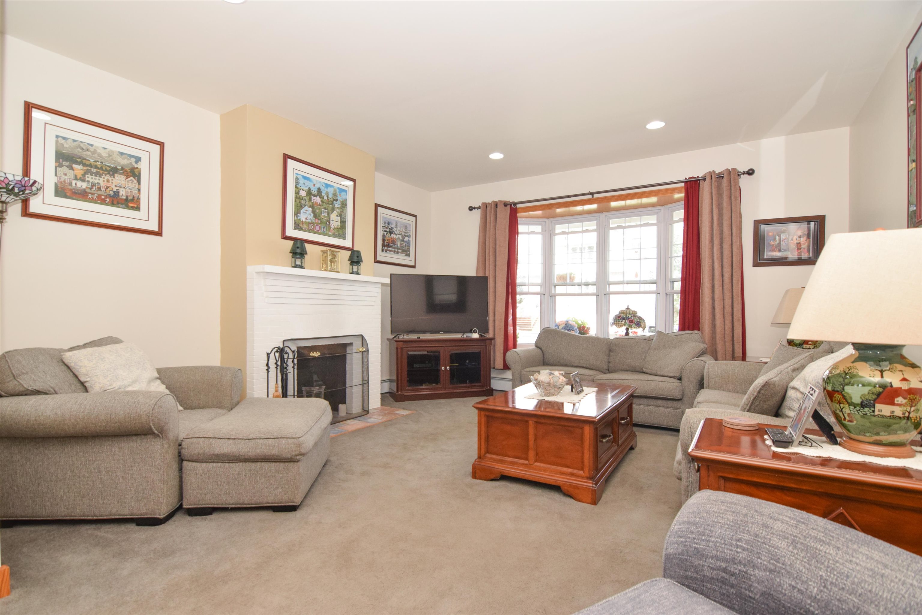 42 PAVONIA AVE