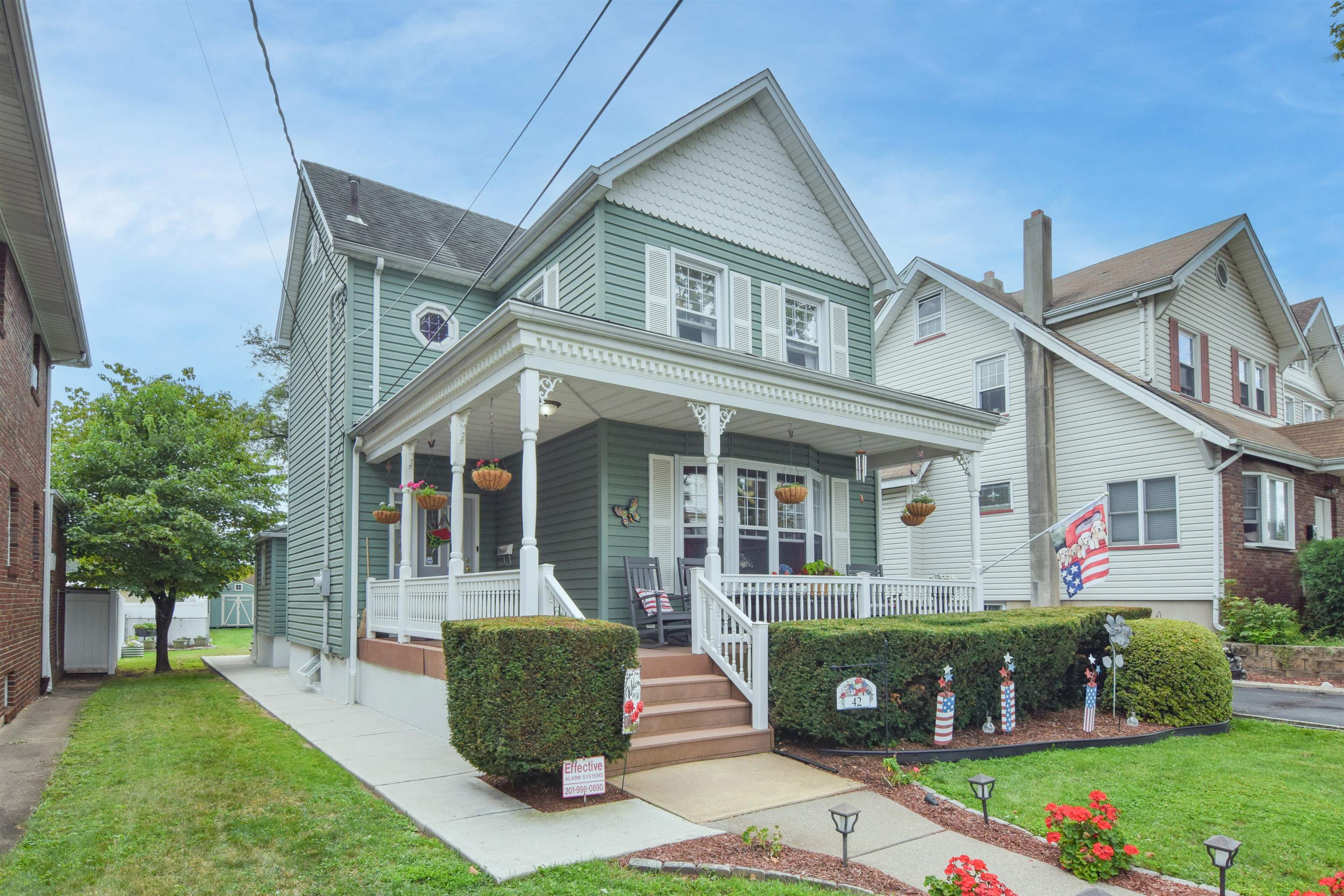42 PAVONIA AVE