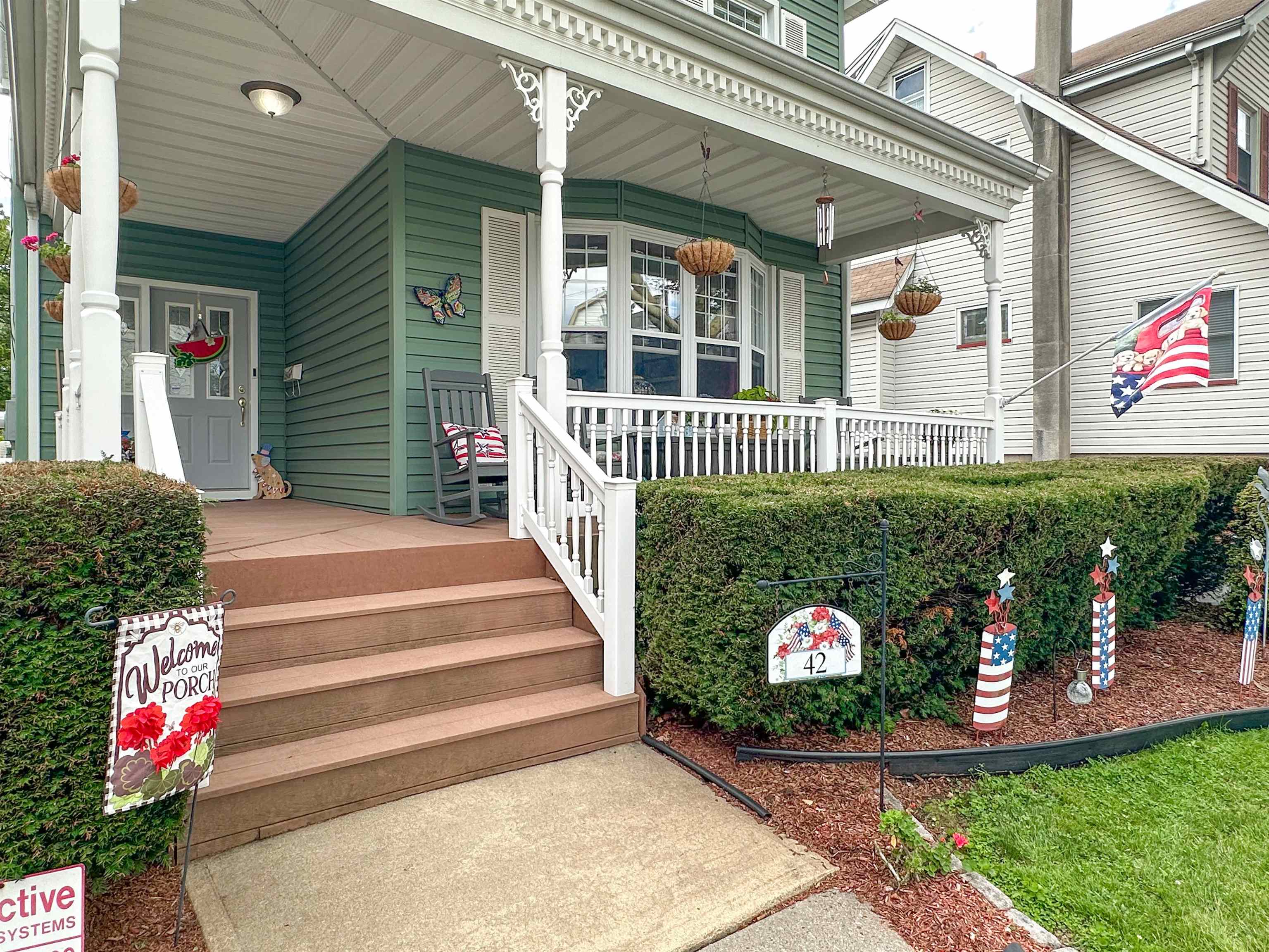 42 PAVONIA AVE