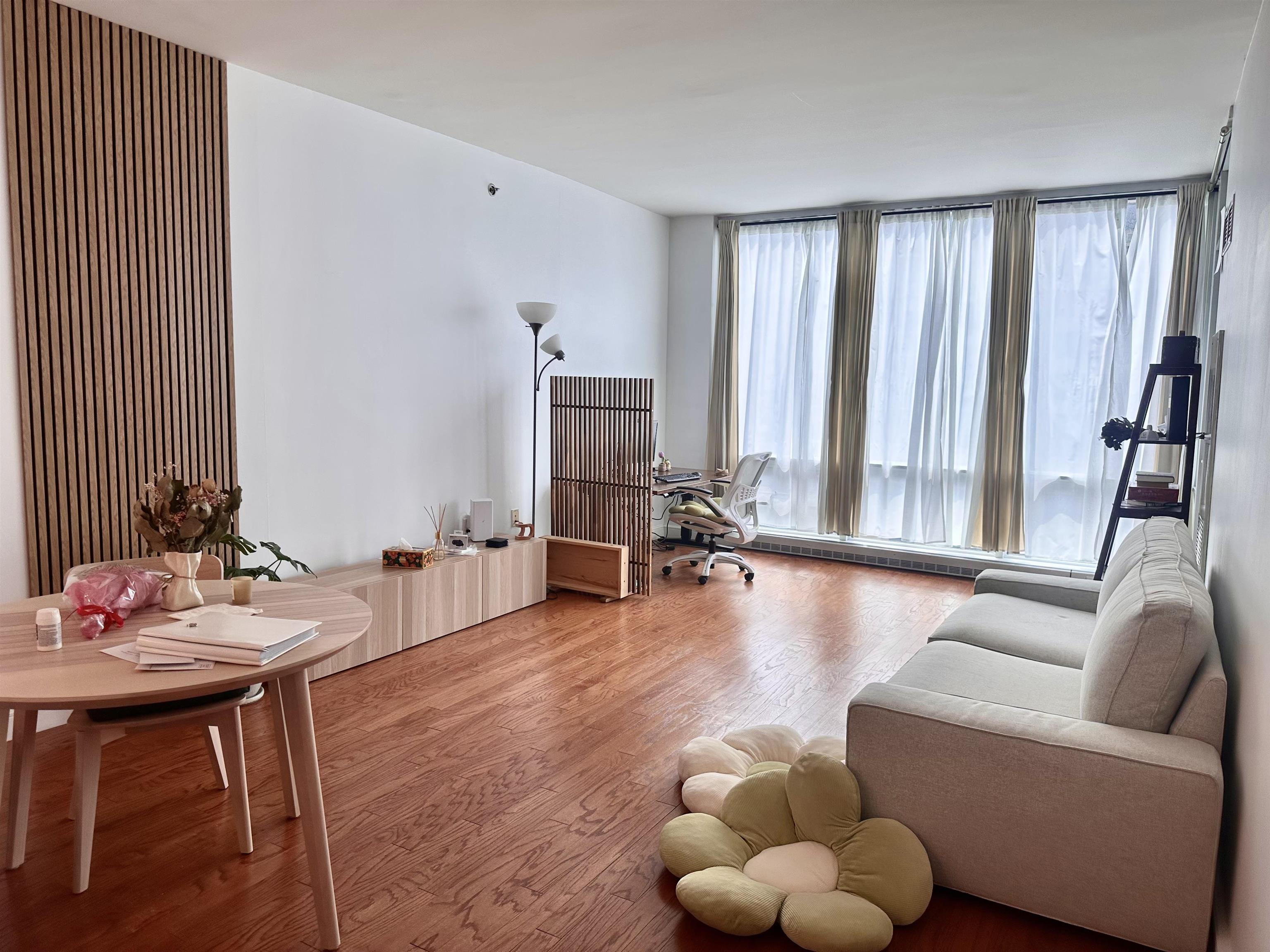 20 NEWPORT PARKWAY Unit: 1203