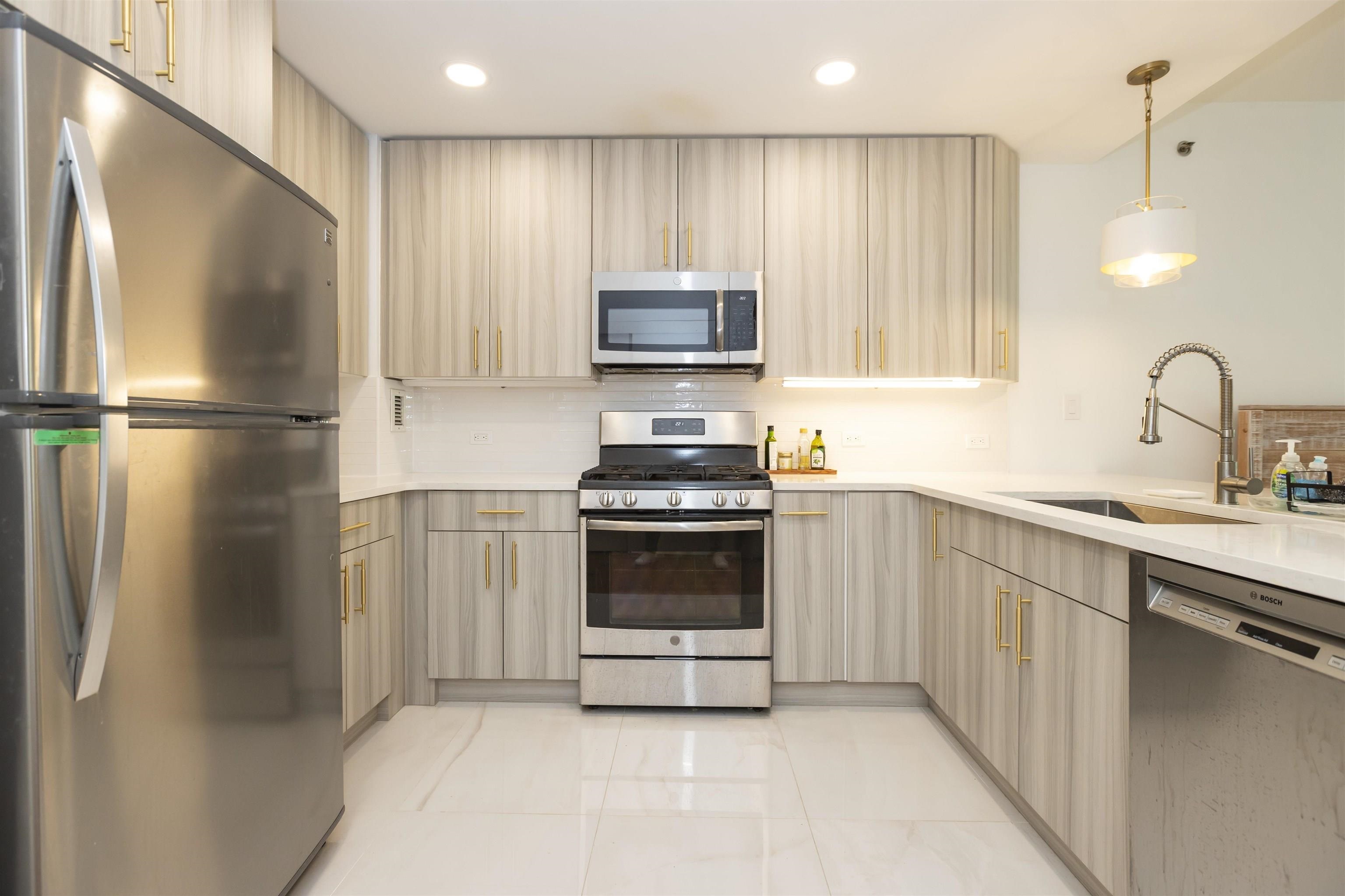 20 NEWPORT PARKWAY Unit: 1203