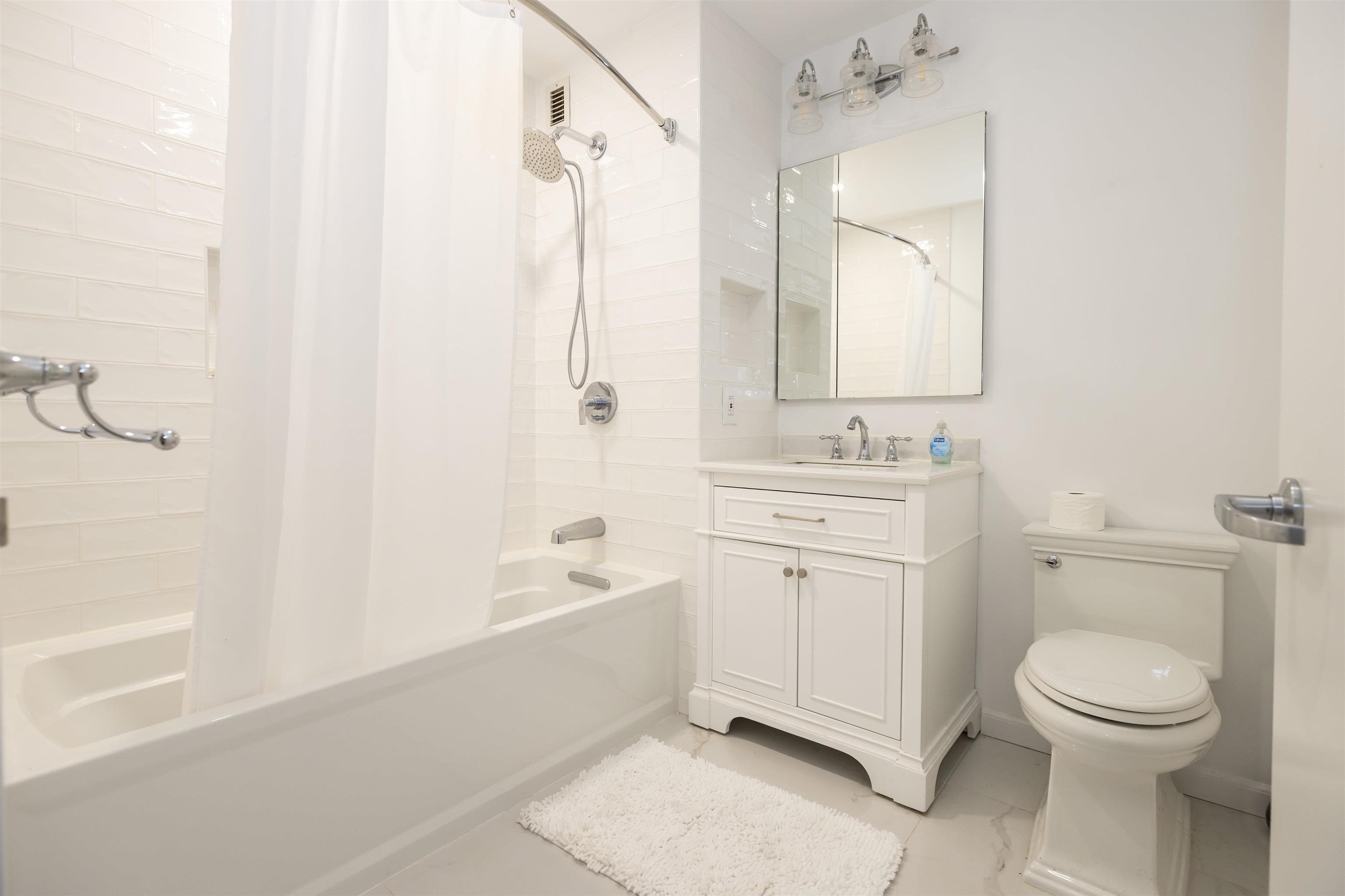 20 NEWPORT PARKWAY Unit: 1203