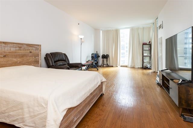 20 NEWPORT PARKWAY Unit: 1203
