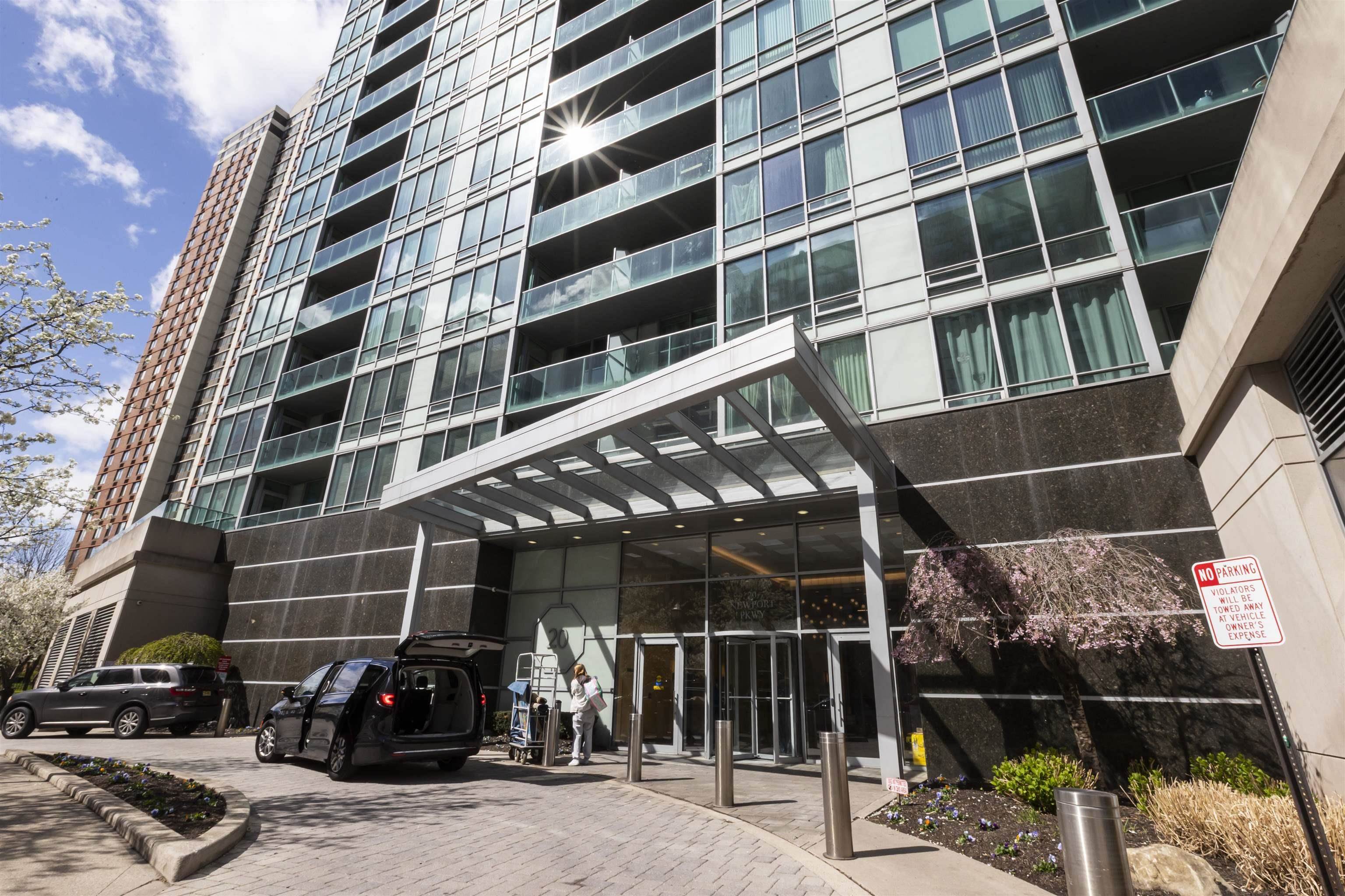 20 NEWPORT PARKWAY Unit: 1203