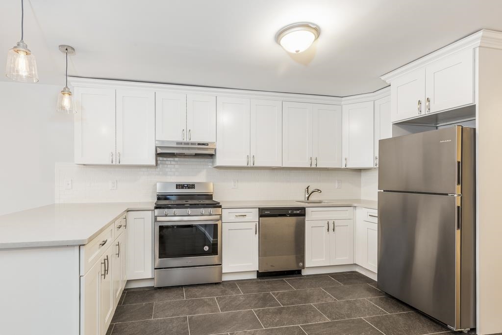 18 COTTAGE ST