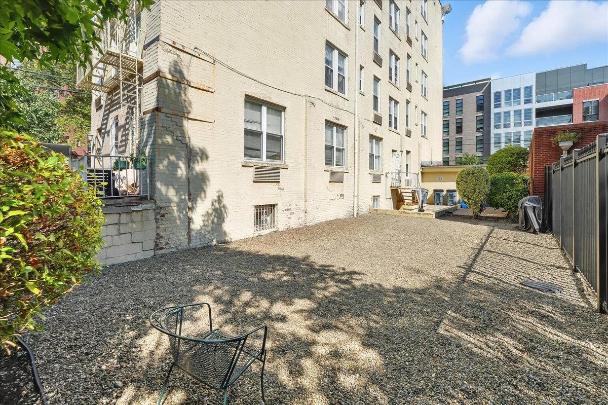 734 ADAMS ST Unit: 2A