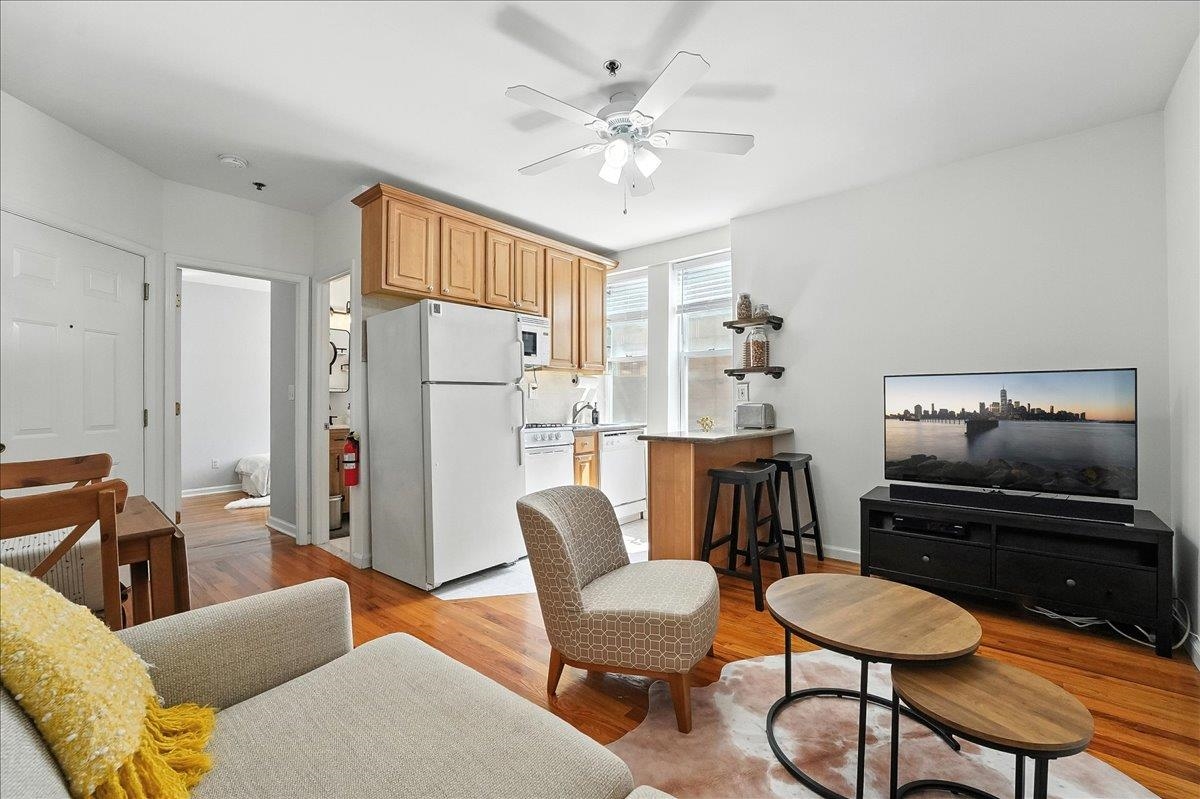 734 ADAMS ST Unit: 2A
