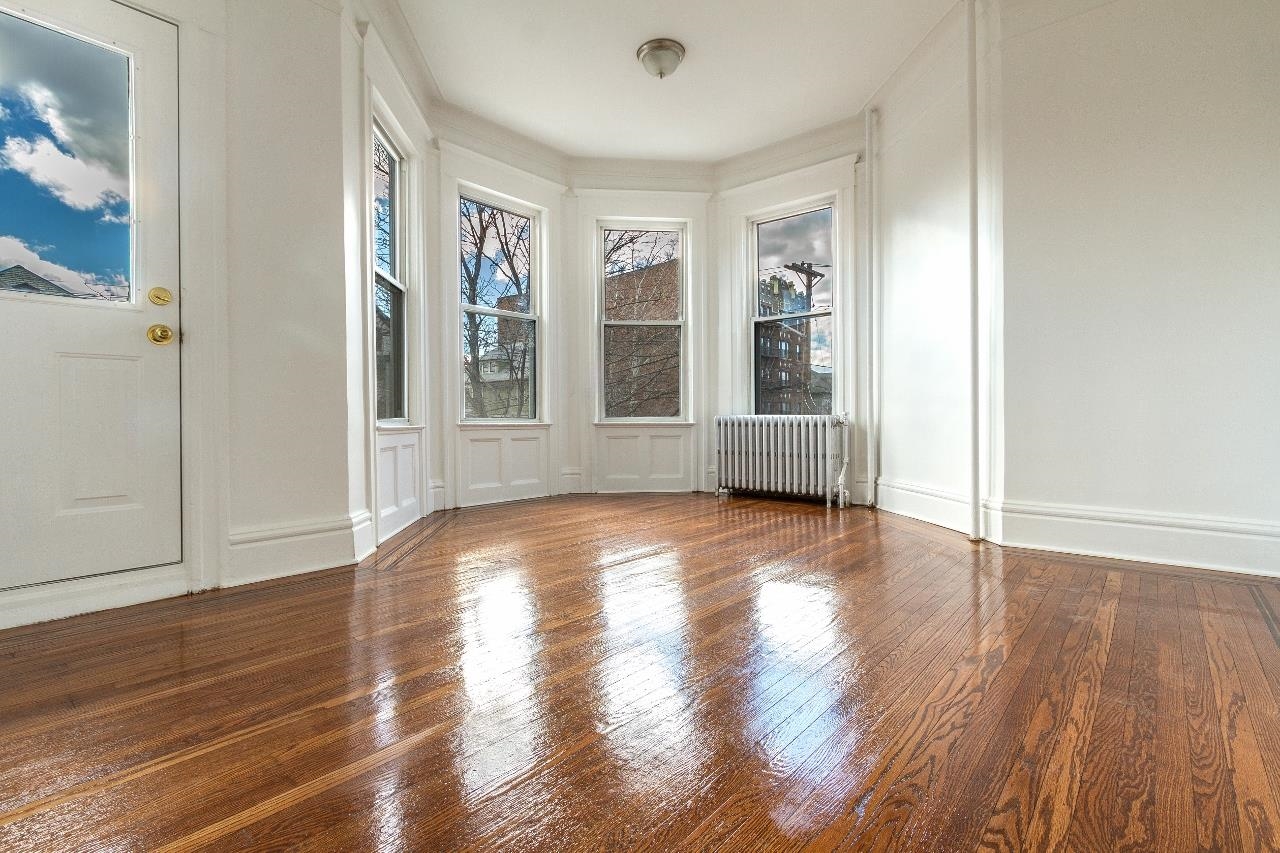 16-18 FULTON ST