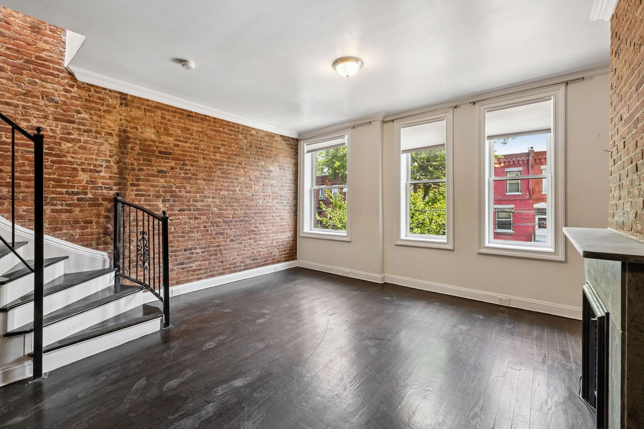 37 ASTOR PL