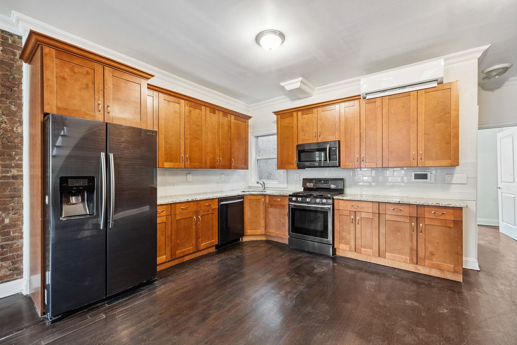 37 ASTOR PL