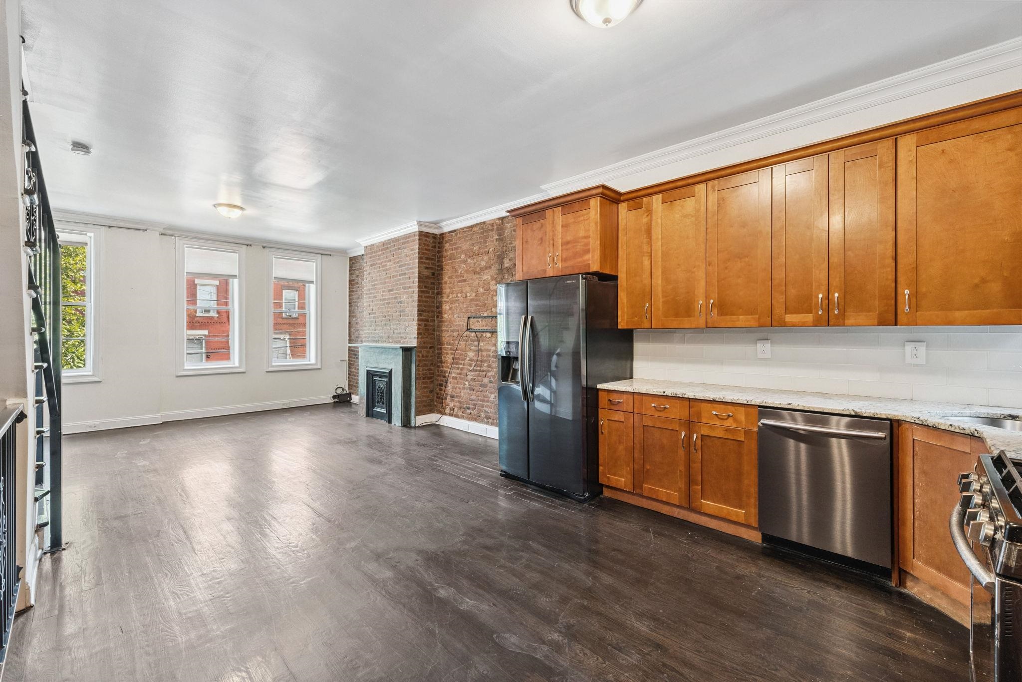 37 ASTOR PL