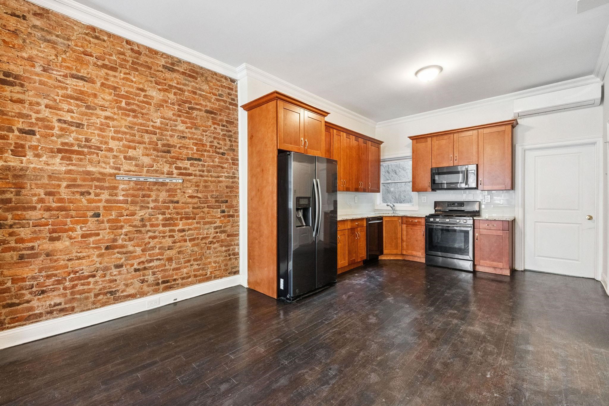 37 ASTOR PL