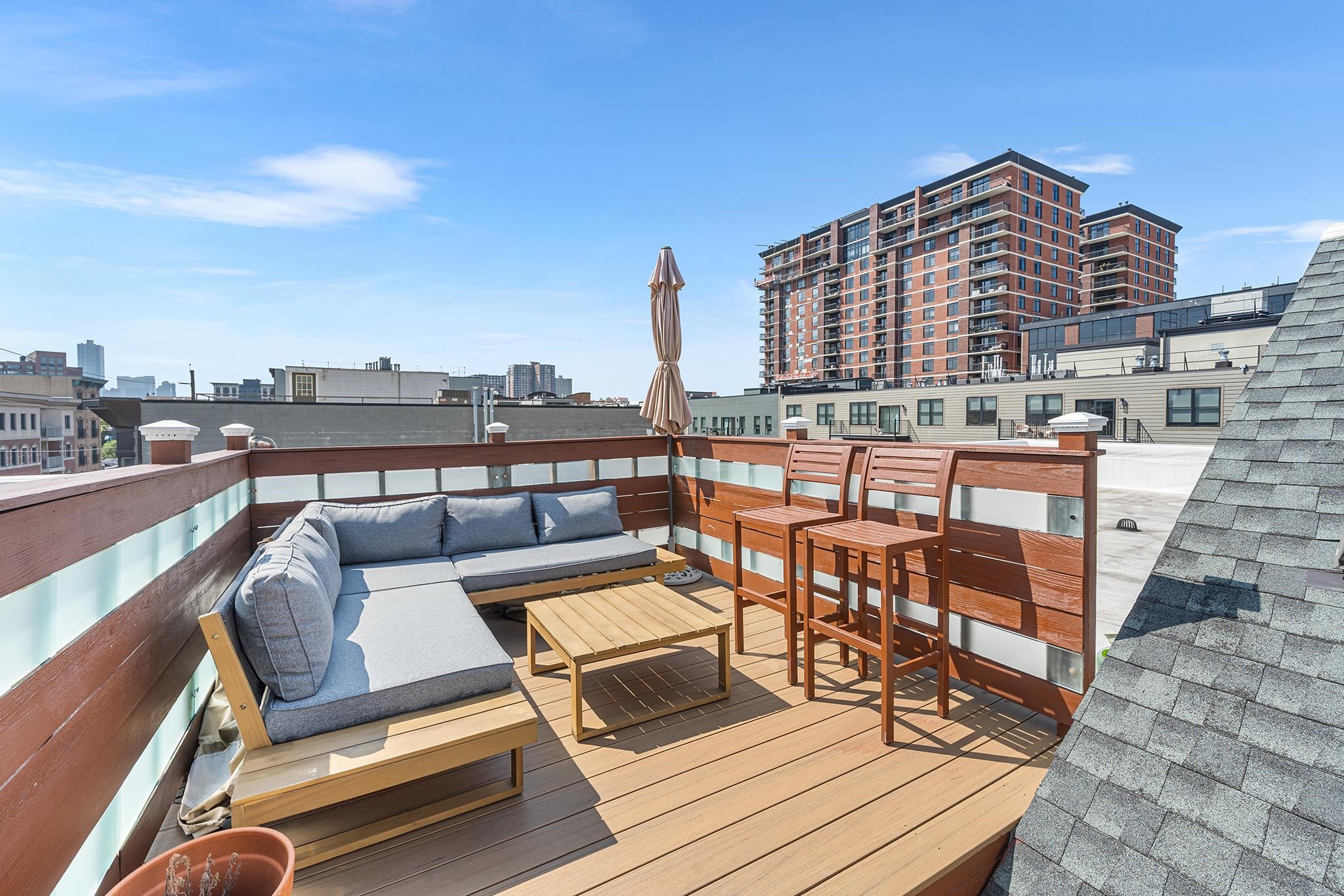 128 JACKSON ST Unit: 4B