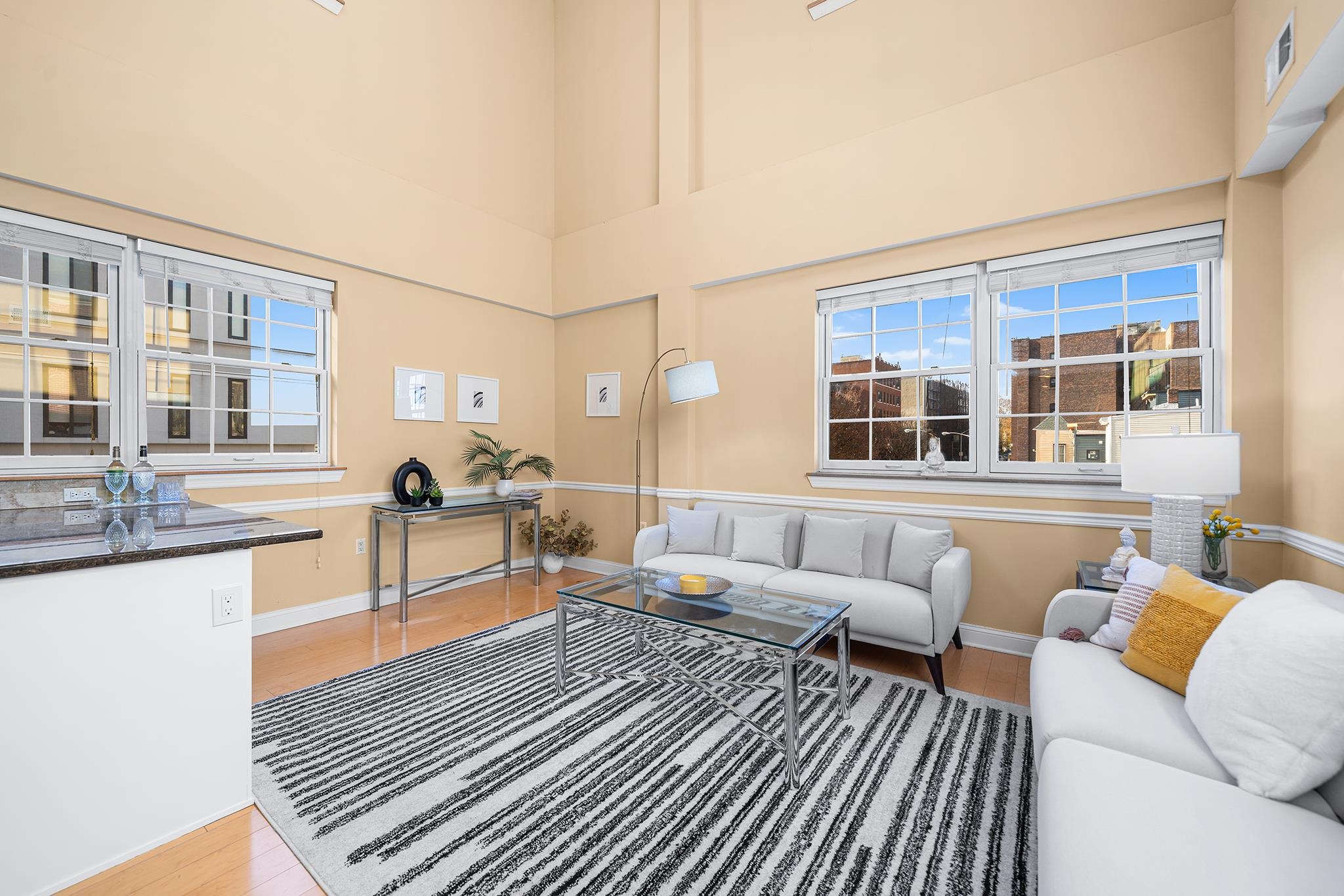 769 MONTGOMERY ST Unit: 211