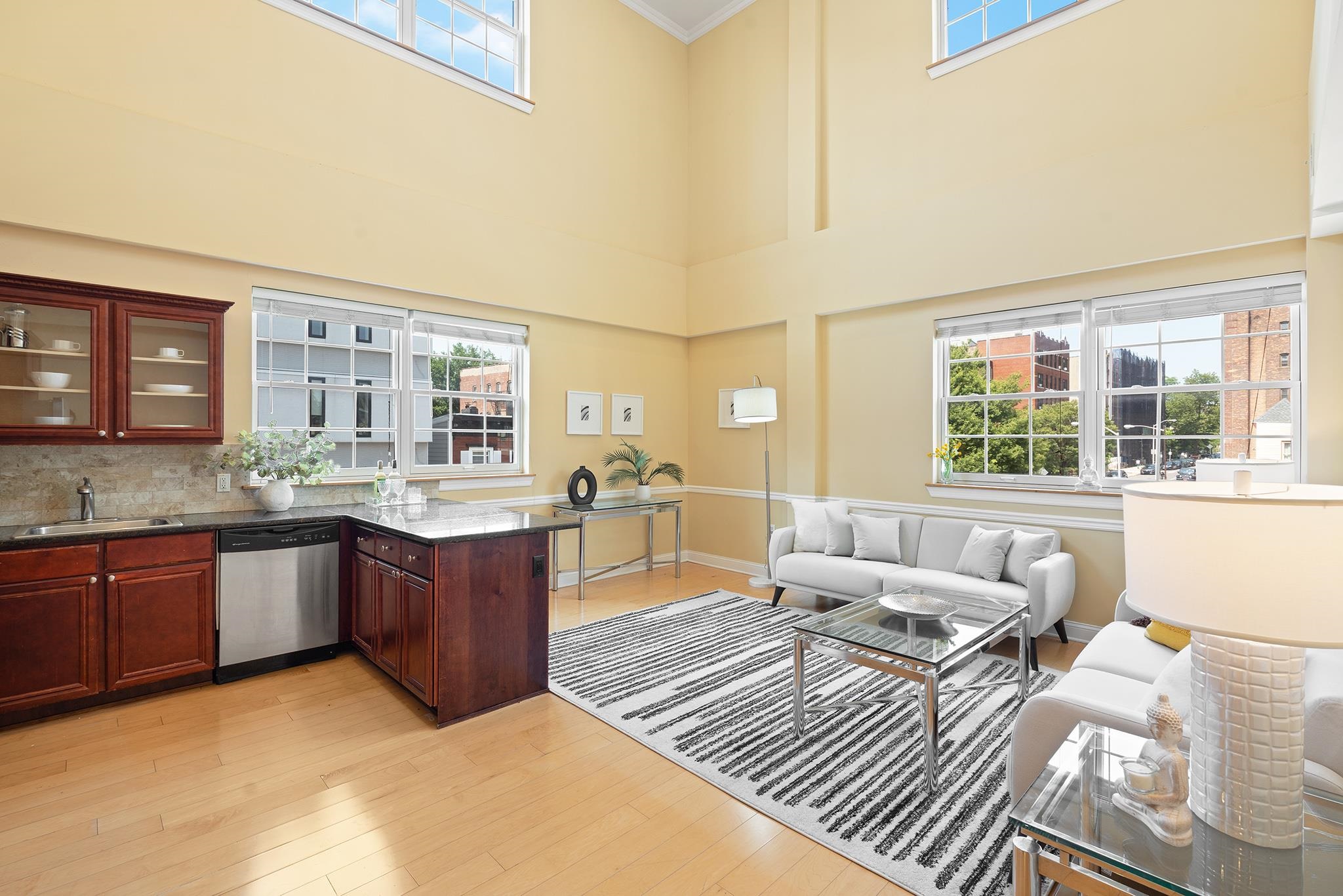 769 MONTGOMERY ST Unit: 211