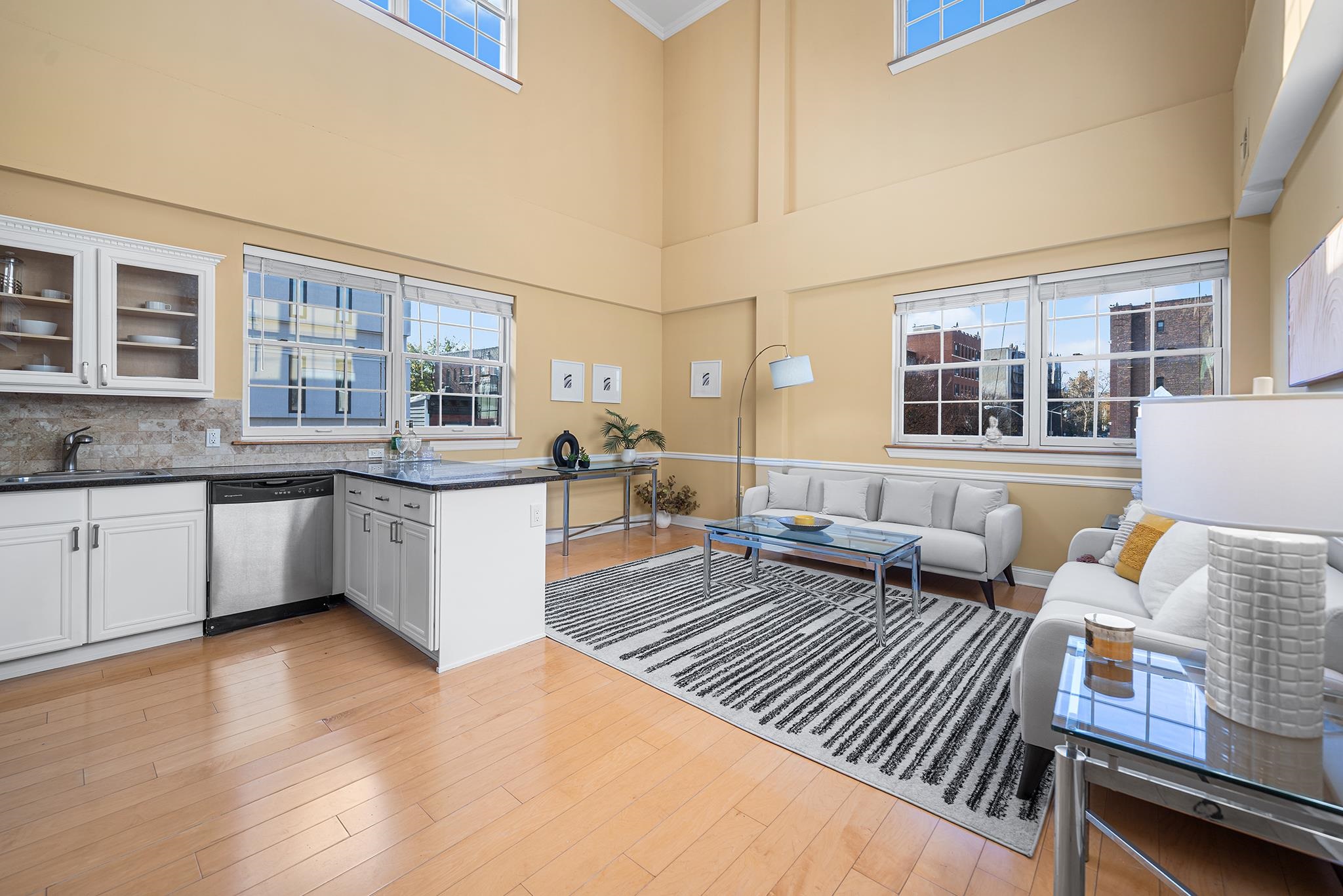 769 MONTGOMERY ST Unit: 211