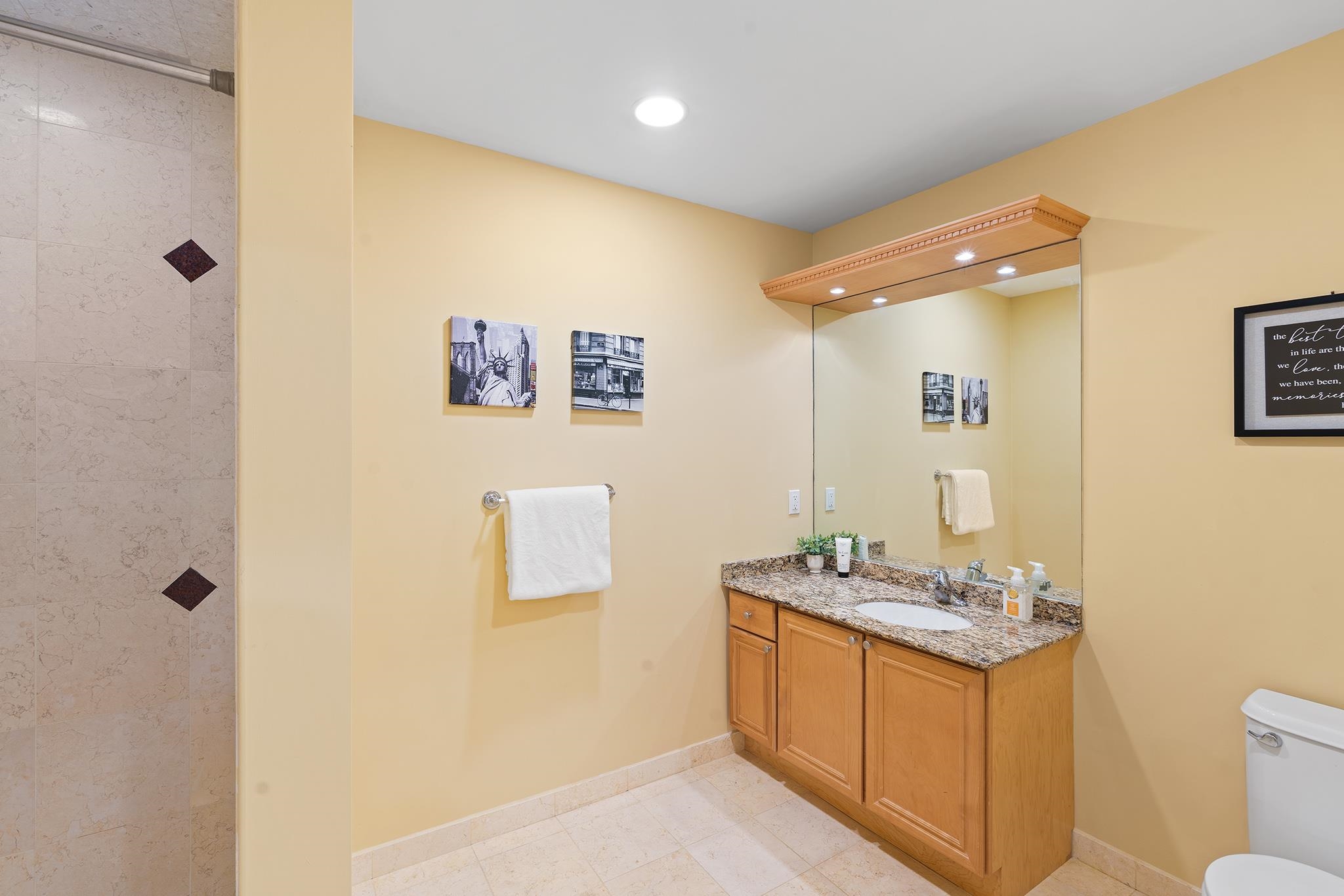 769 MONTGOMERY ST Unit: 211