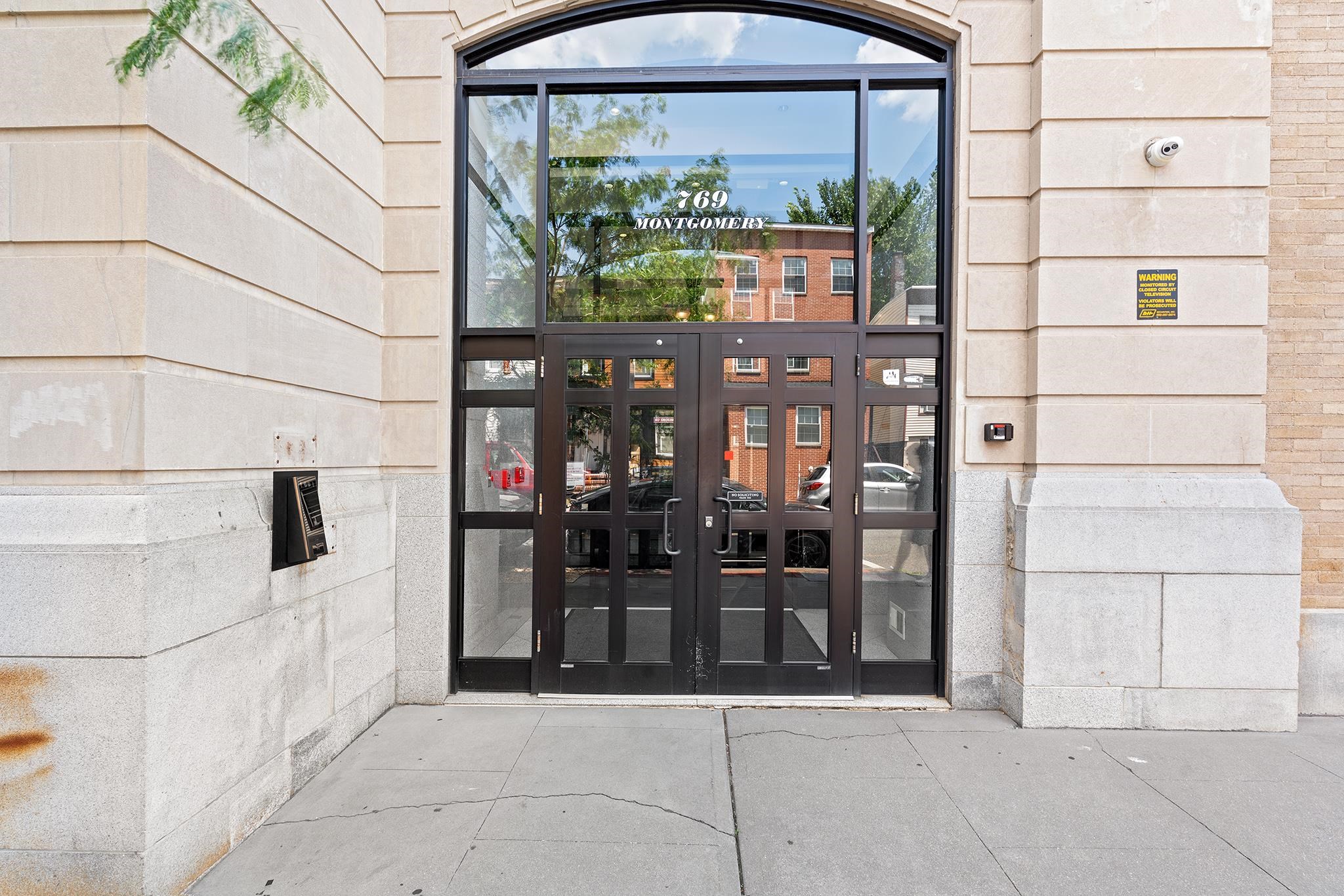 769 MONTGOMERY ST Unit: 211