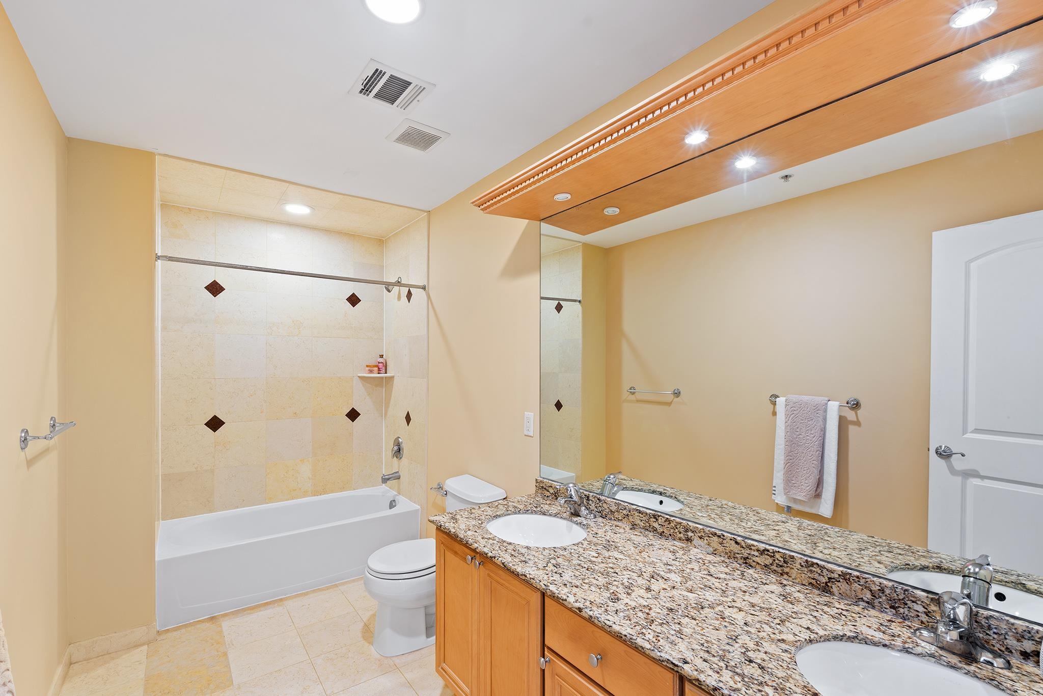 769 MONTGOMERY ST Unit: 211