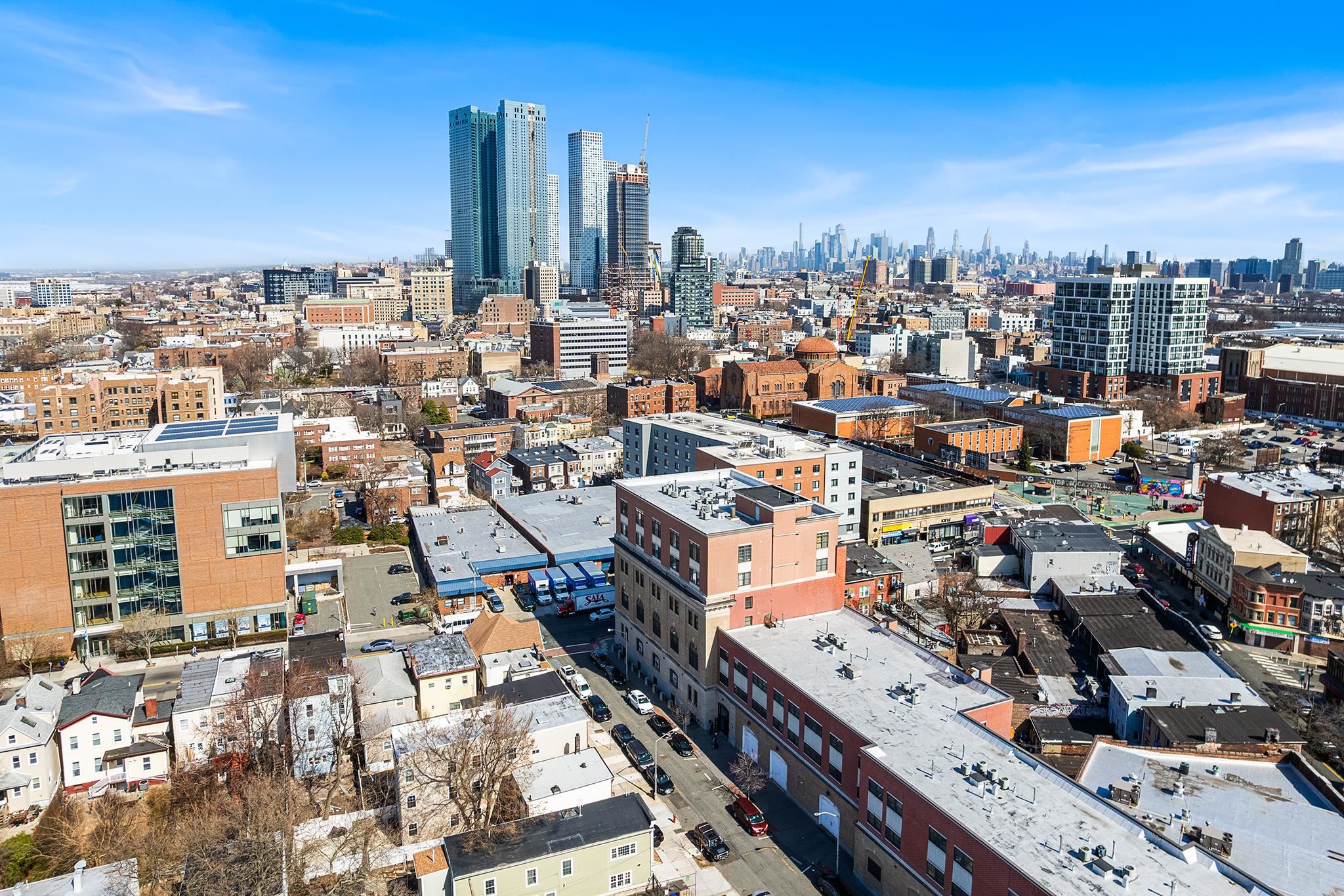 769 MONTGOMERY ST Unit: 211