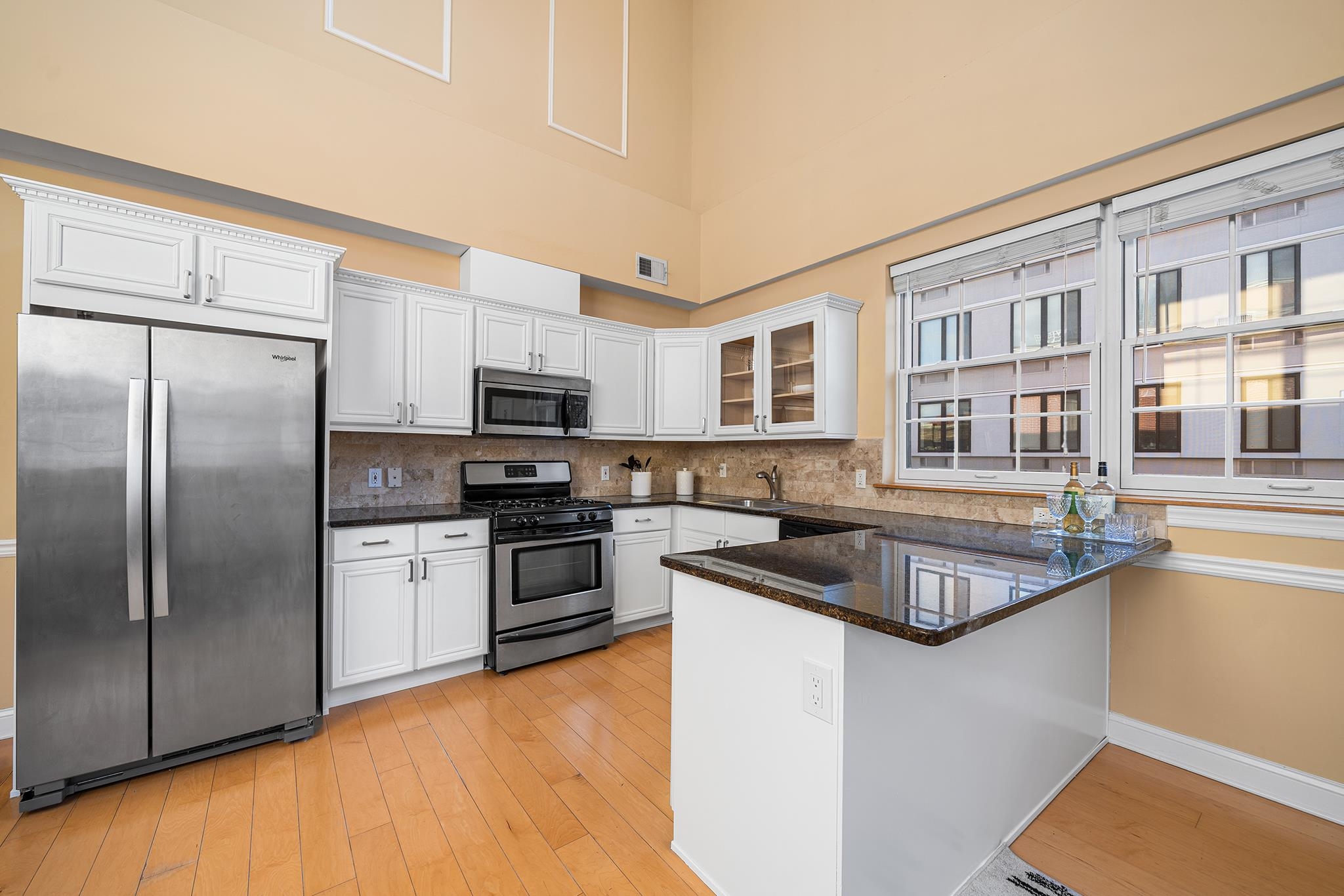 769 MONTGOMERY ST Unit: 211