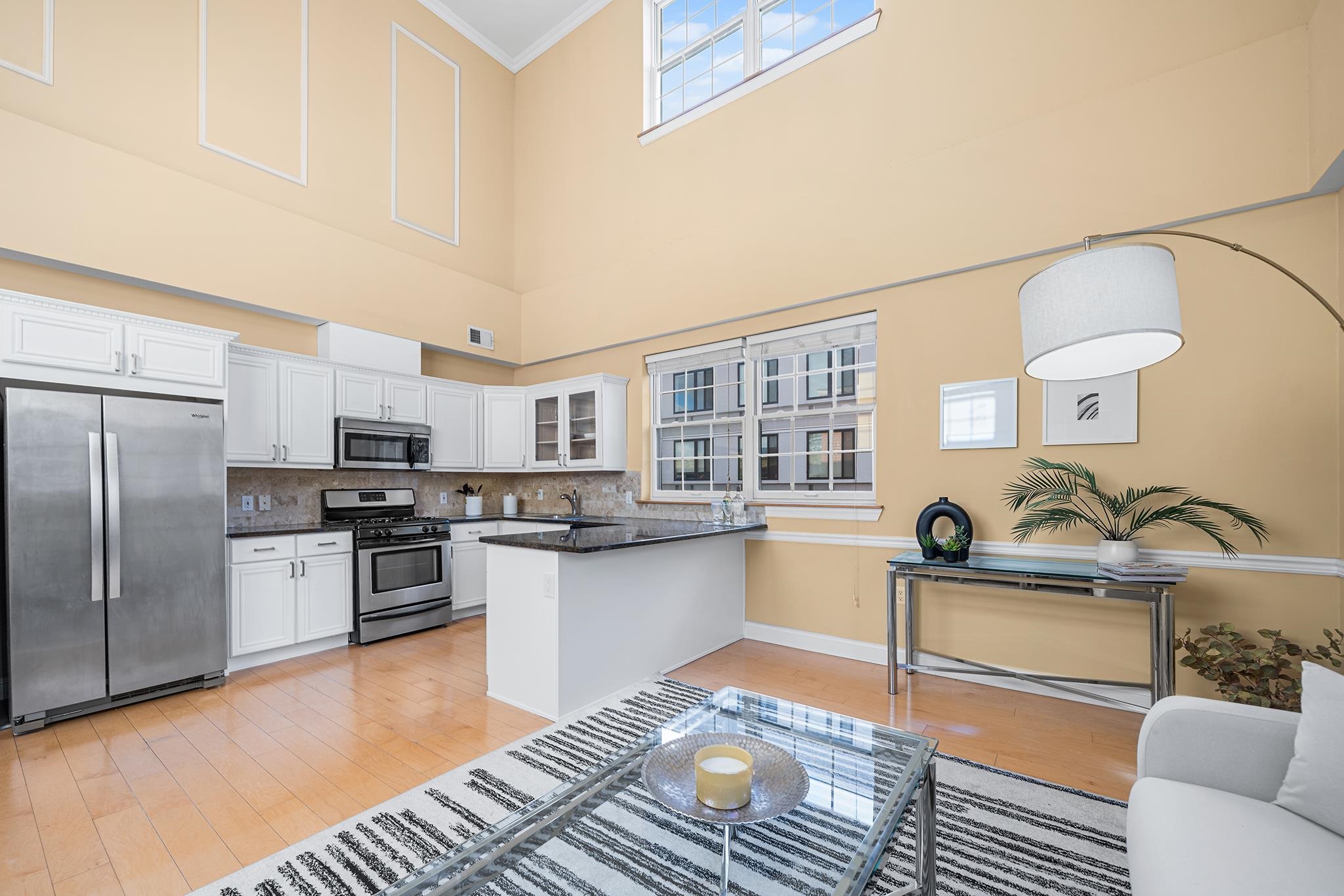 769 MONTGOMERY ST Unit: 211